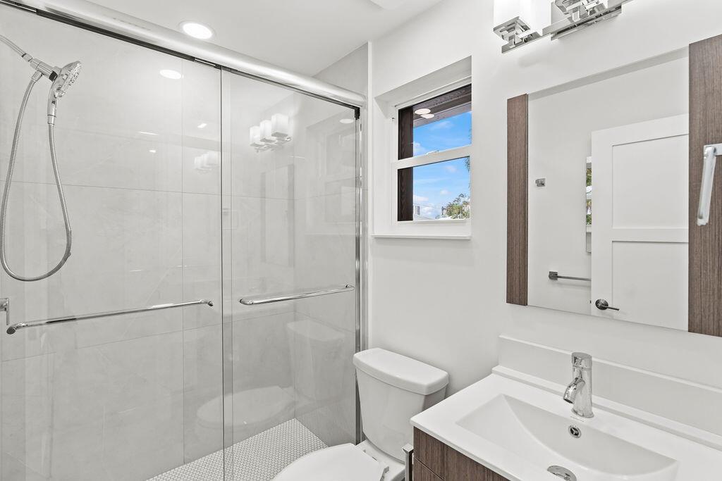 YACHT HARBOR MANOR IN - Residential