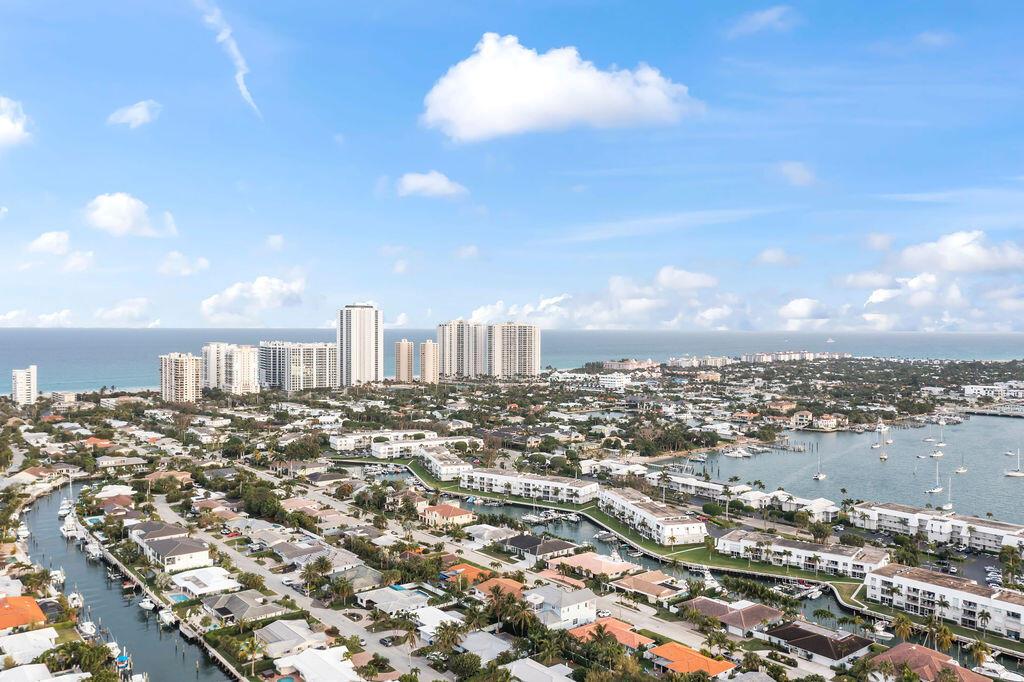 YACHT HARBOR MANOR IN - Residential