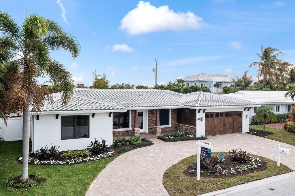 YACHT HARBOR MANOR IN - Residential