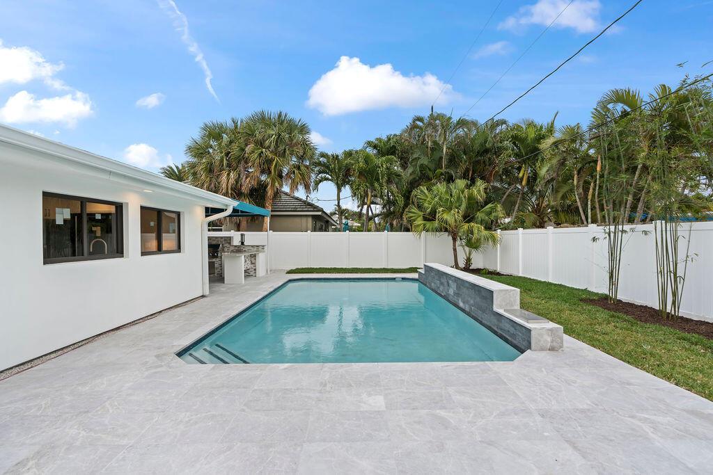 YACHT HARBOR MANOR IN - Residential