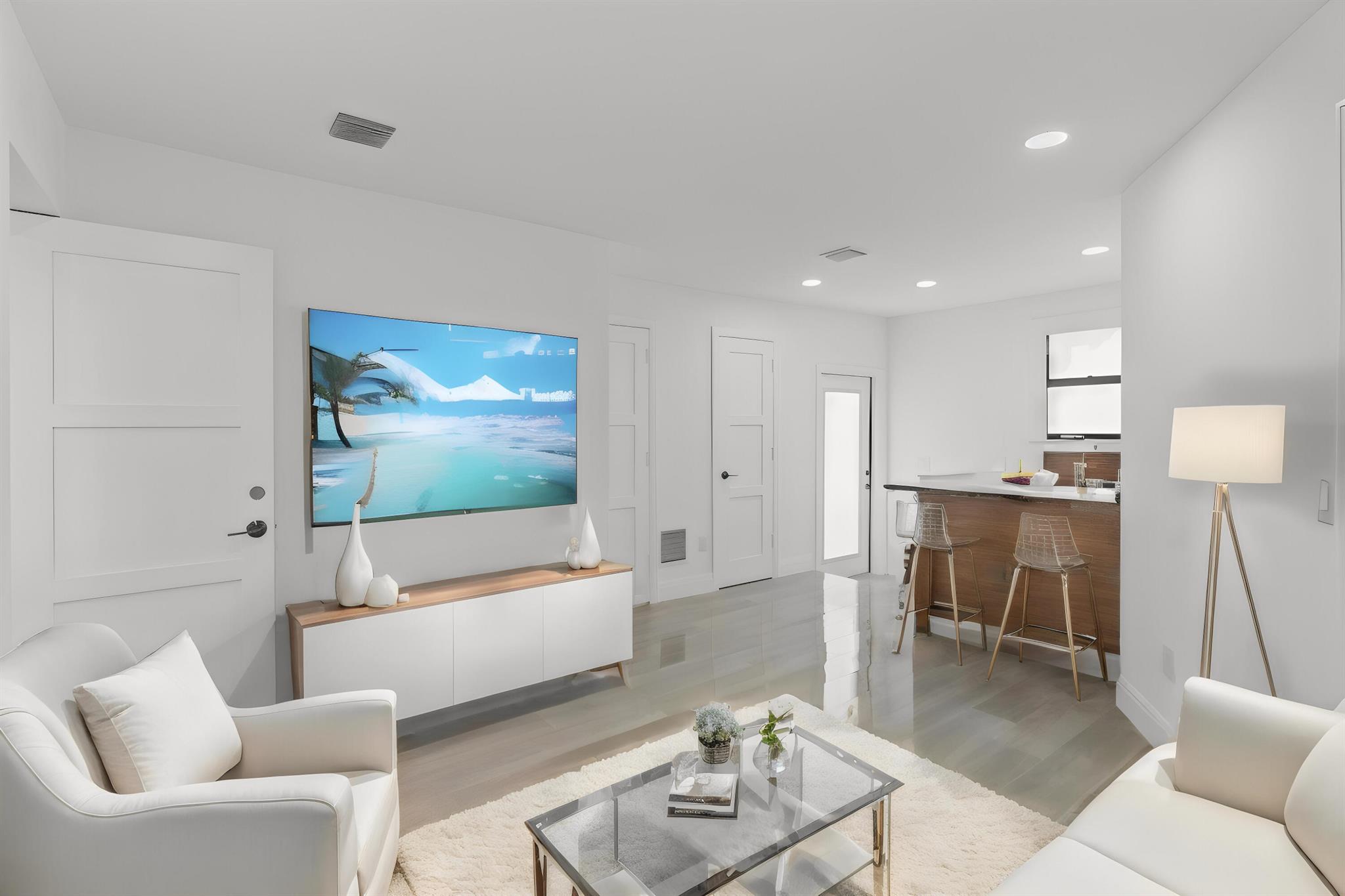 YACHT HARBOR MANOR IN - Residential