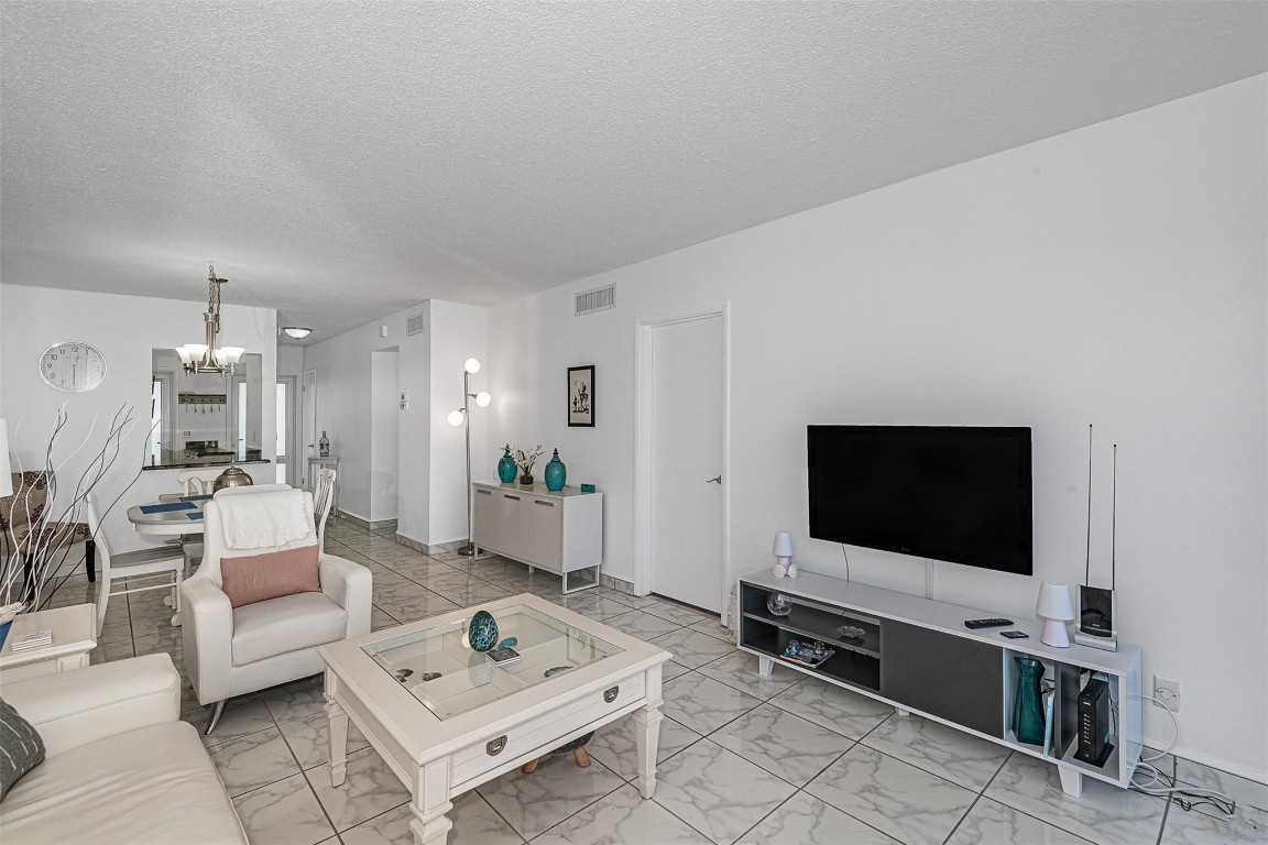 PARADISE ISLE - Residential