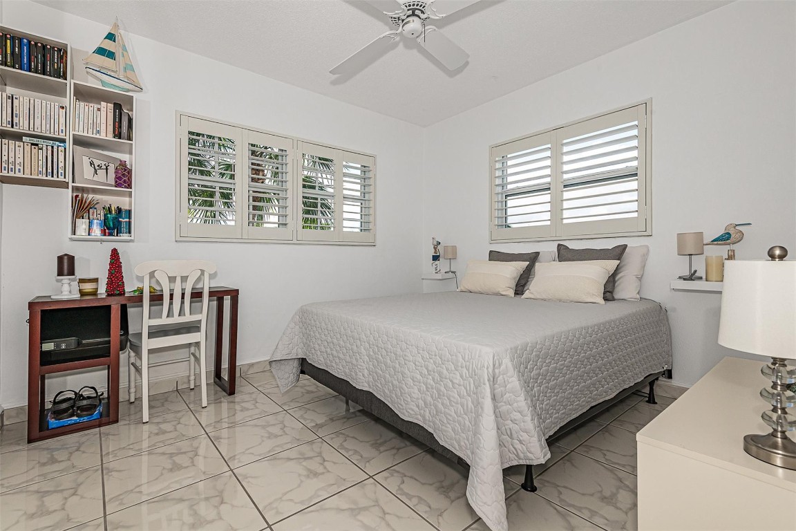 PARADISE ISLE - Residential