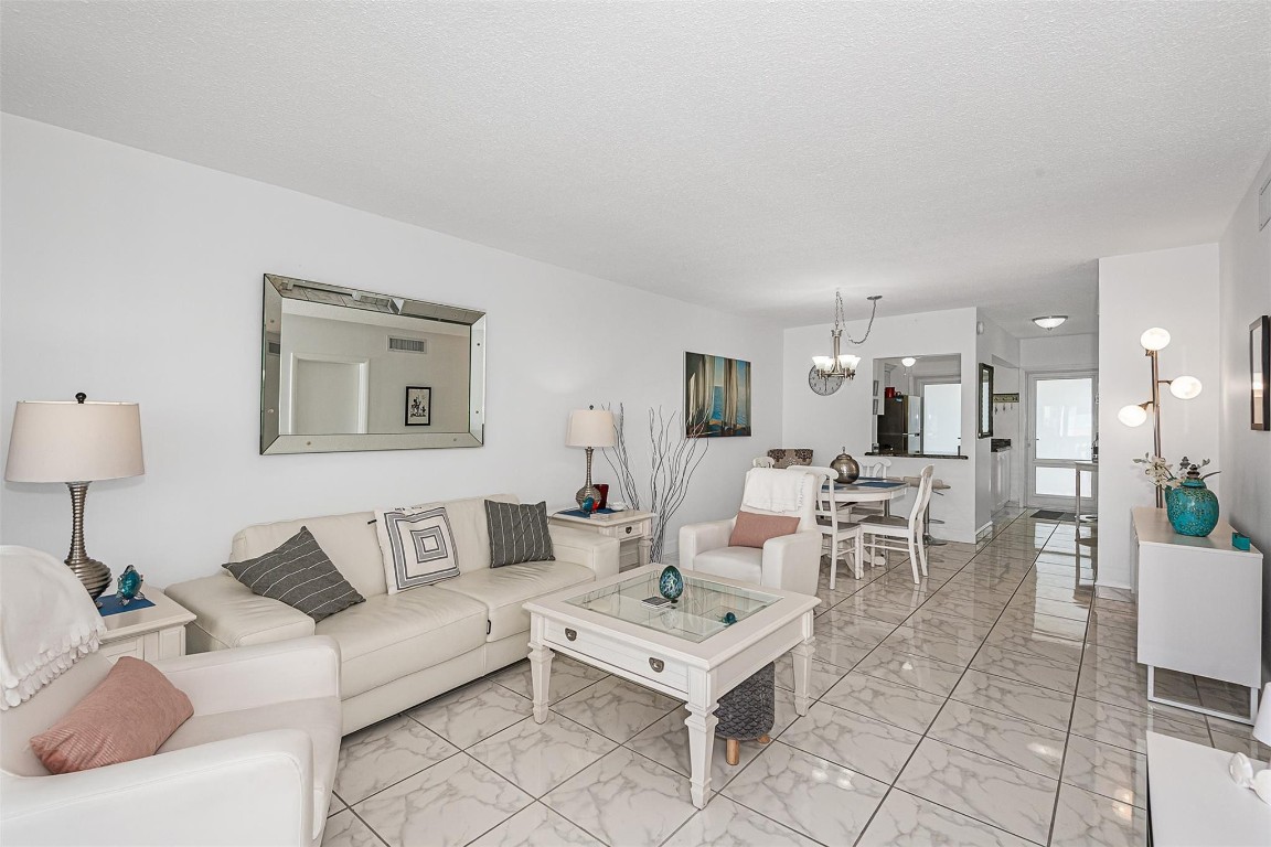PARADISE ISLE - Residential
