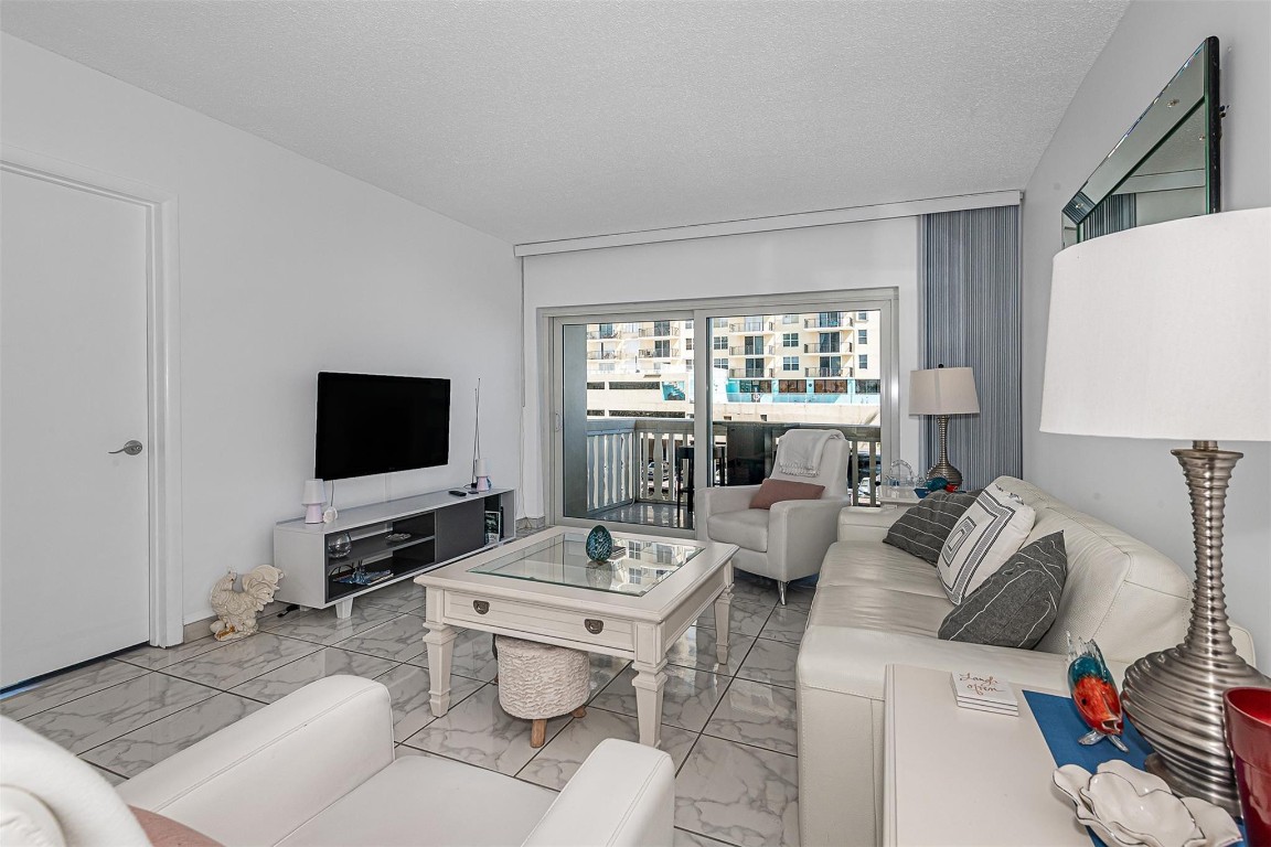 PARADISE ISLE - Residential