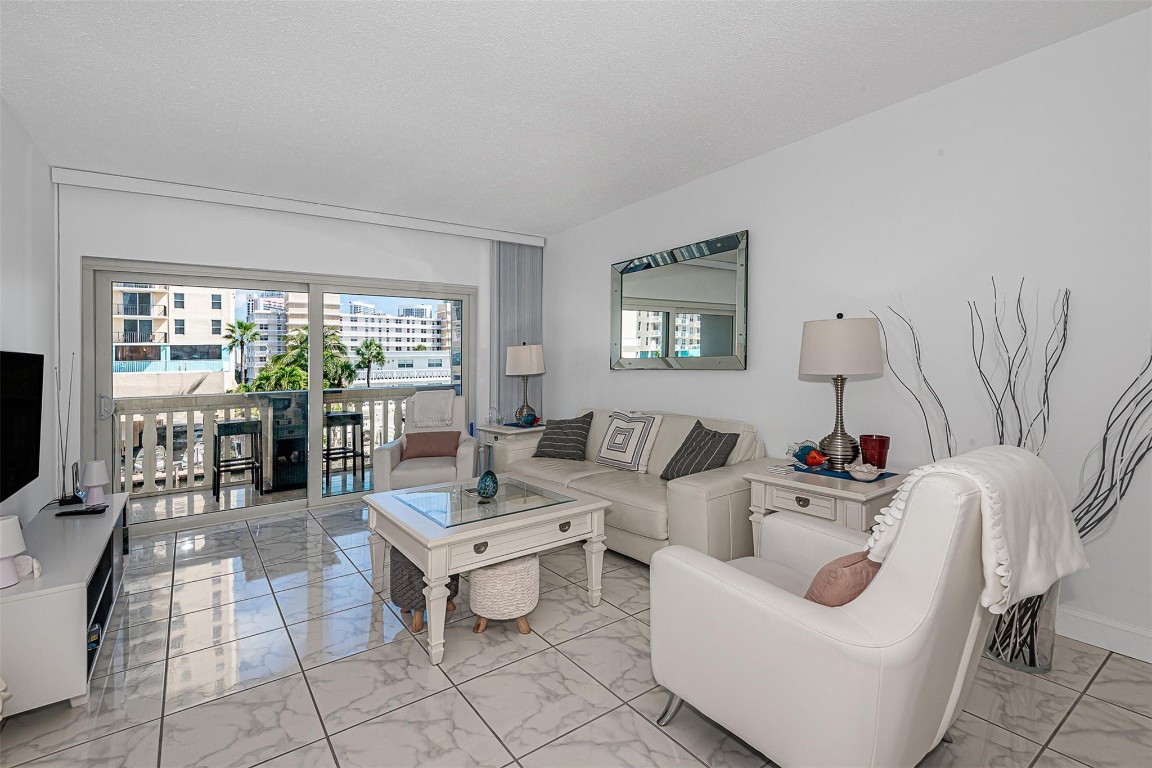 PARADISE ISLE - Residential