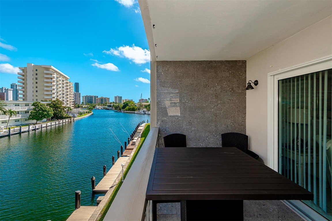 PARADISE ISLE - Residential