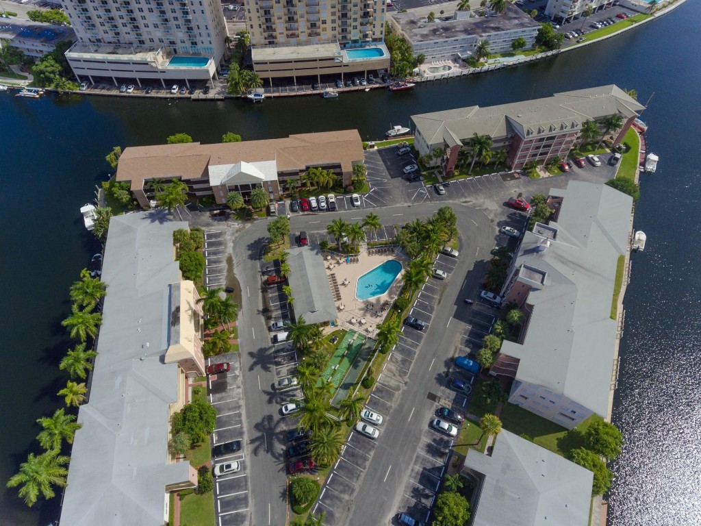 PARADISE ISLE - Residential