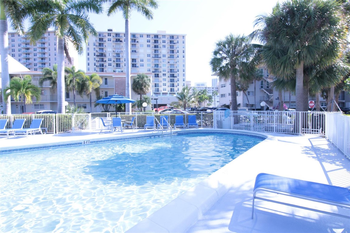 PARADISE ISLE - Residential