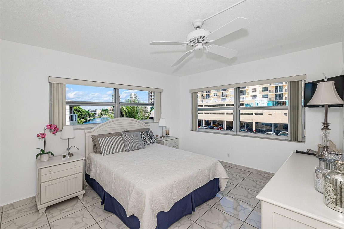 PARADISE ISLE - Residential