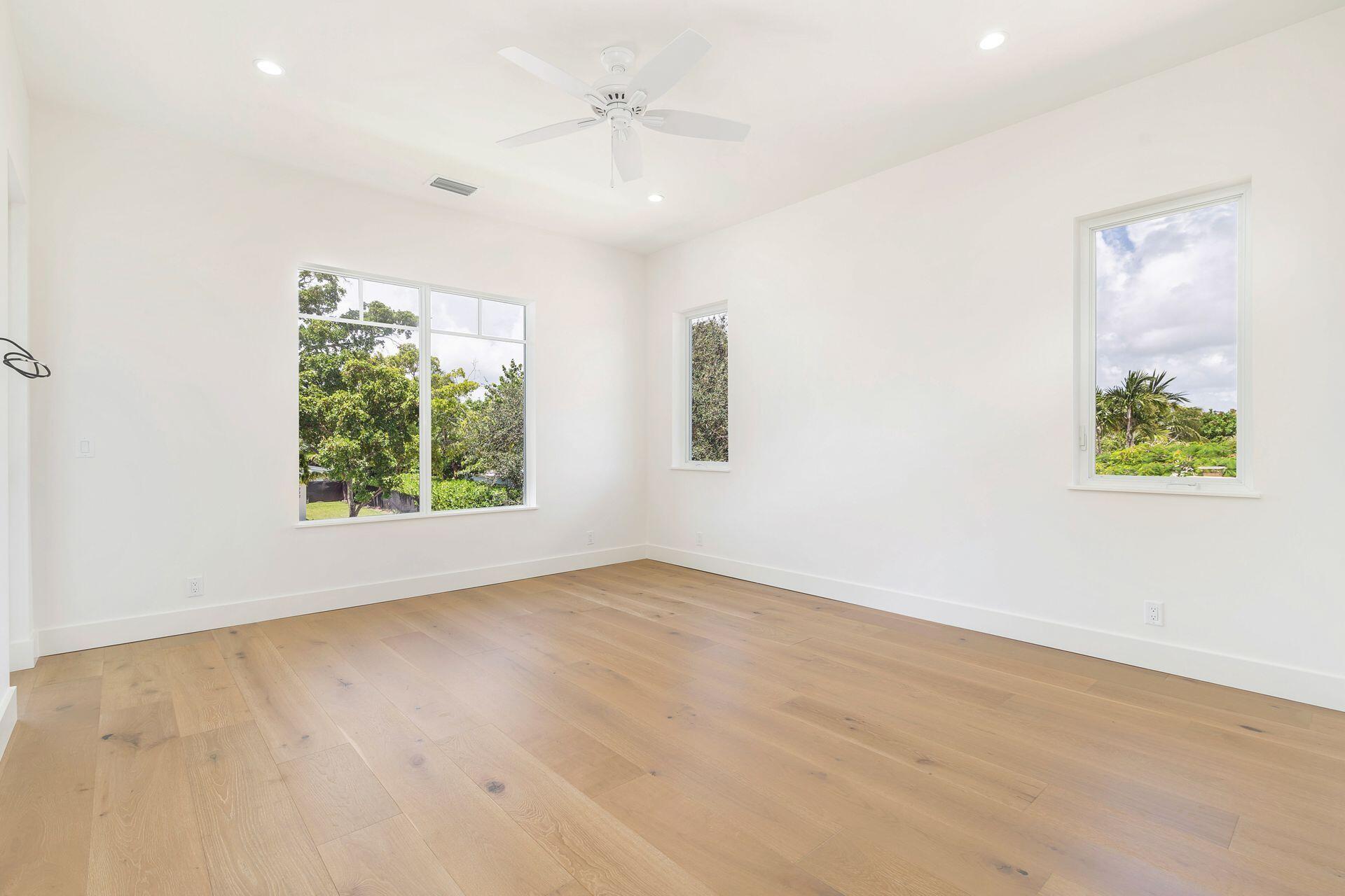 EDGEWATER - Residential