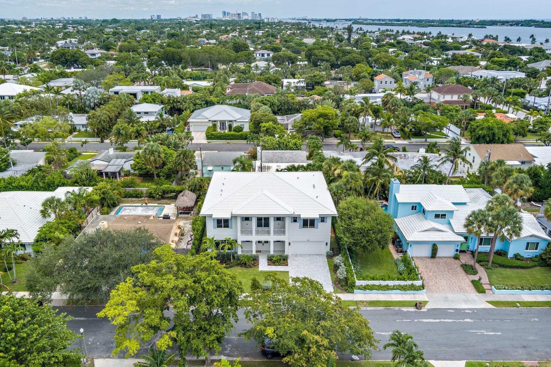 EDGEWATER - Residential