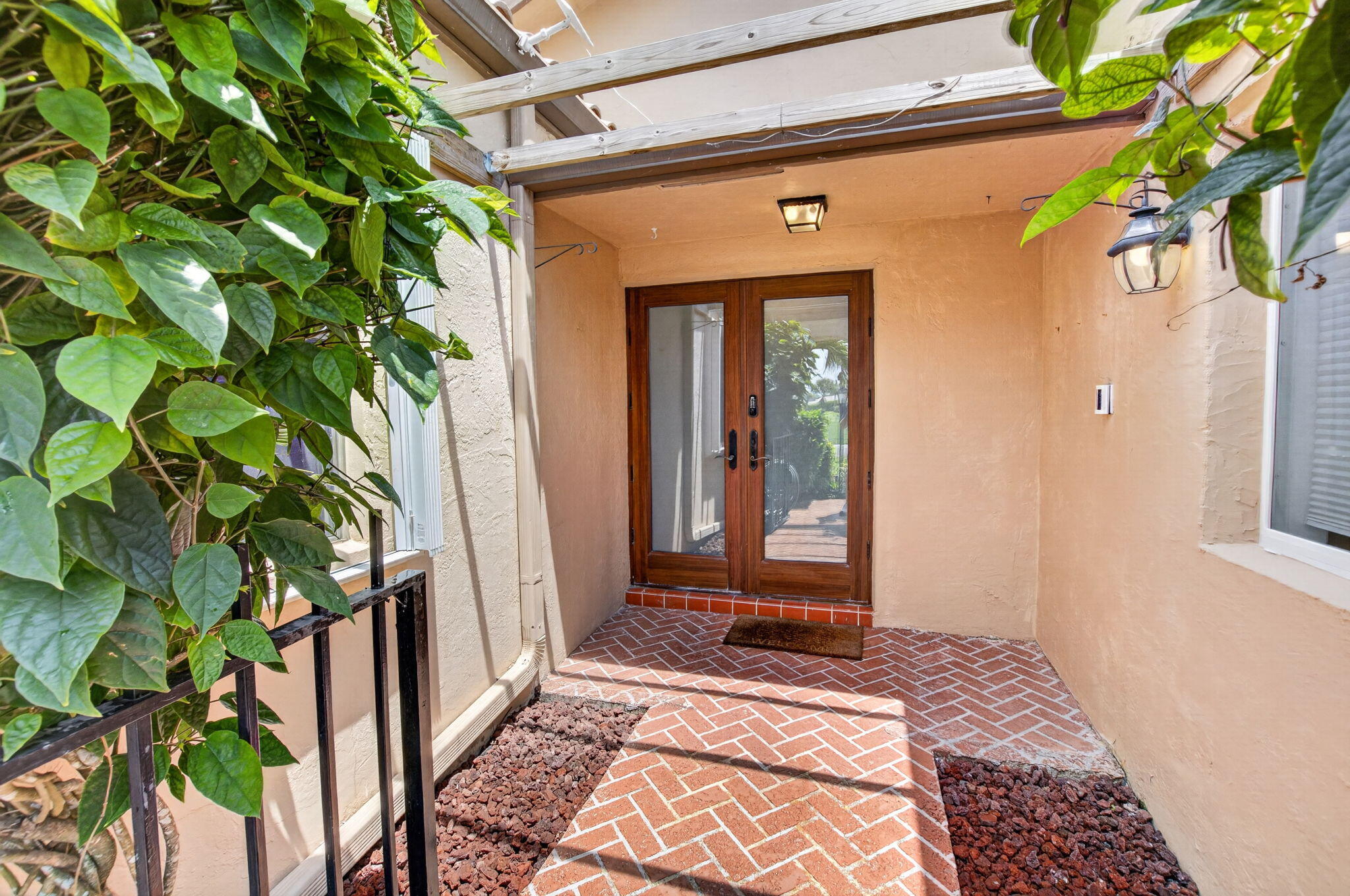 7658 SOLIMAR Circle