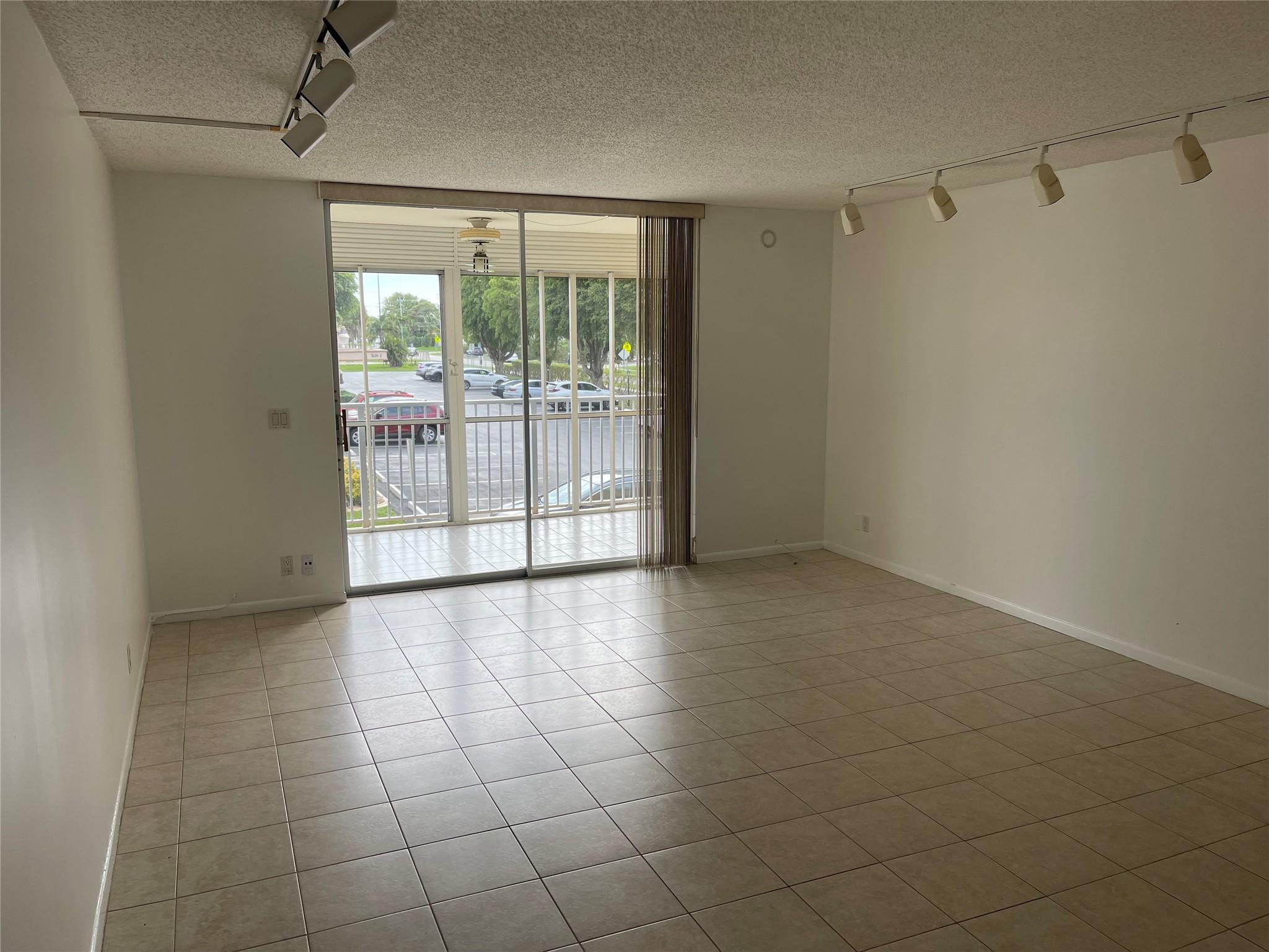 Meadowbrook Lakes Condo - Residential