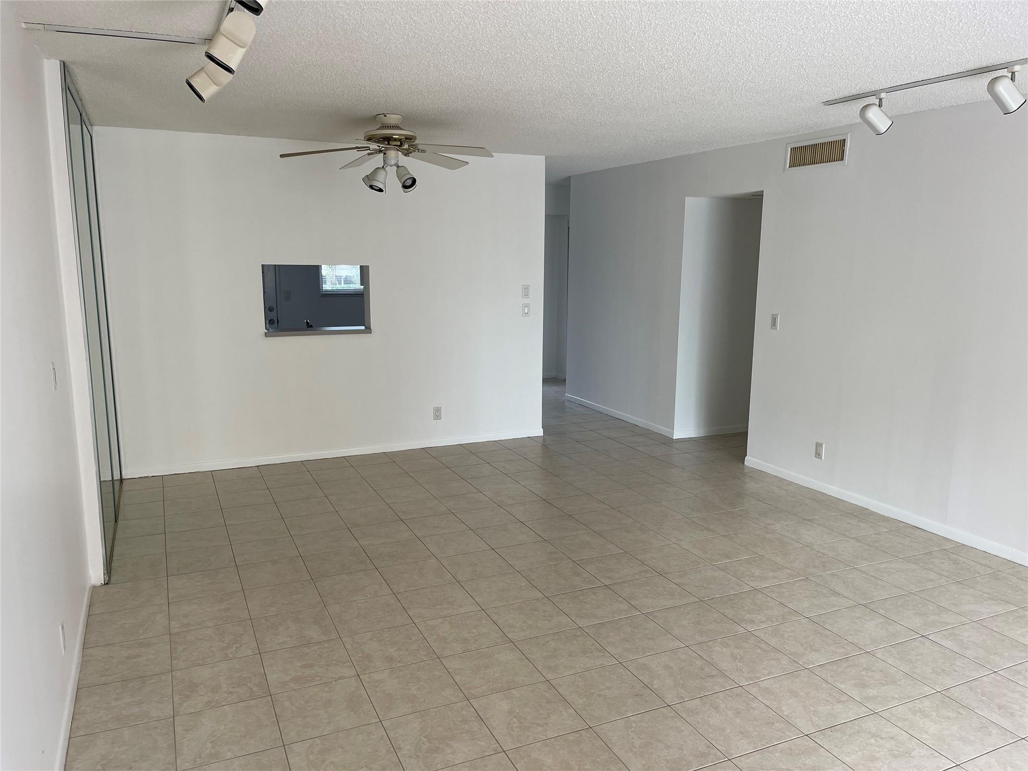Meadowbrook Lakes Condo - Residential