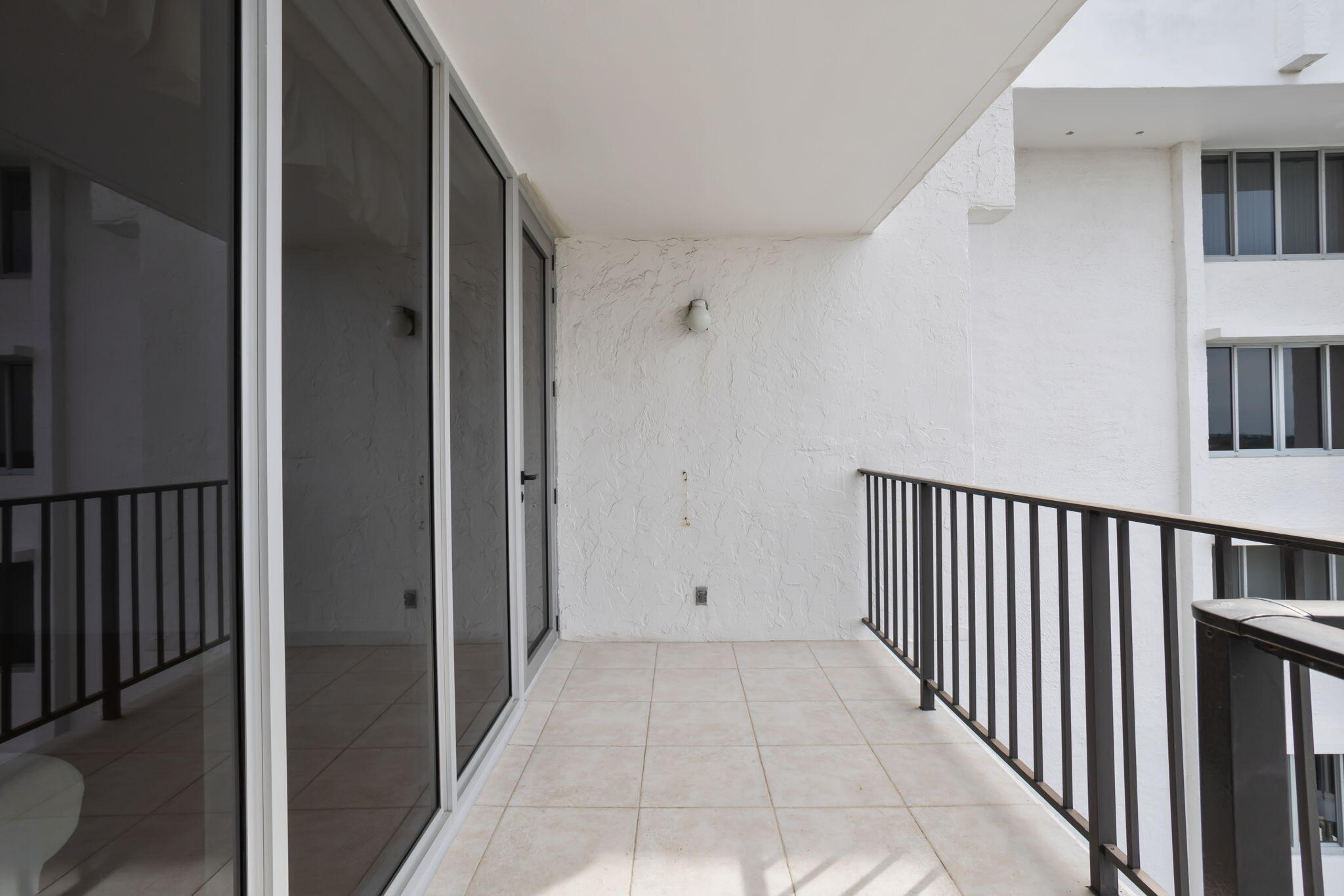 ABERDEEN ARMS CONDO - Residential