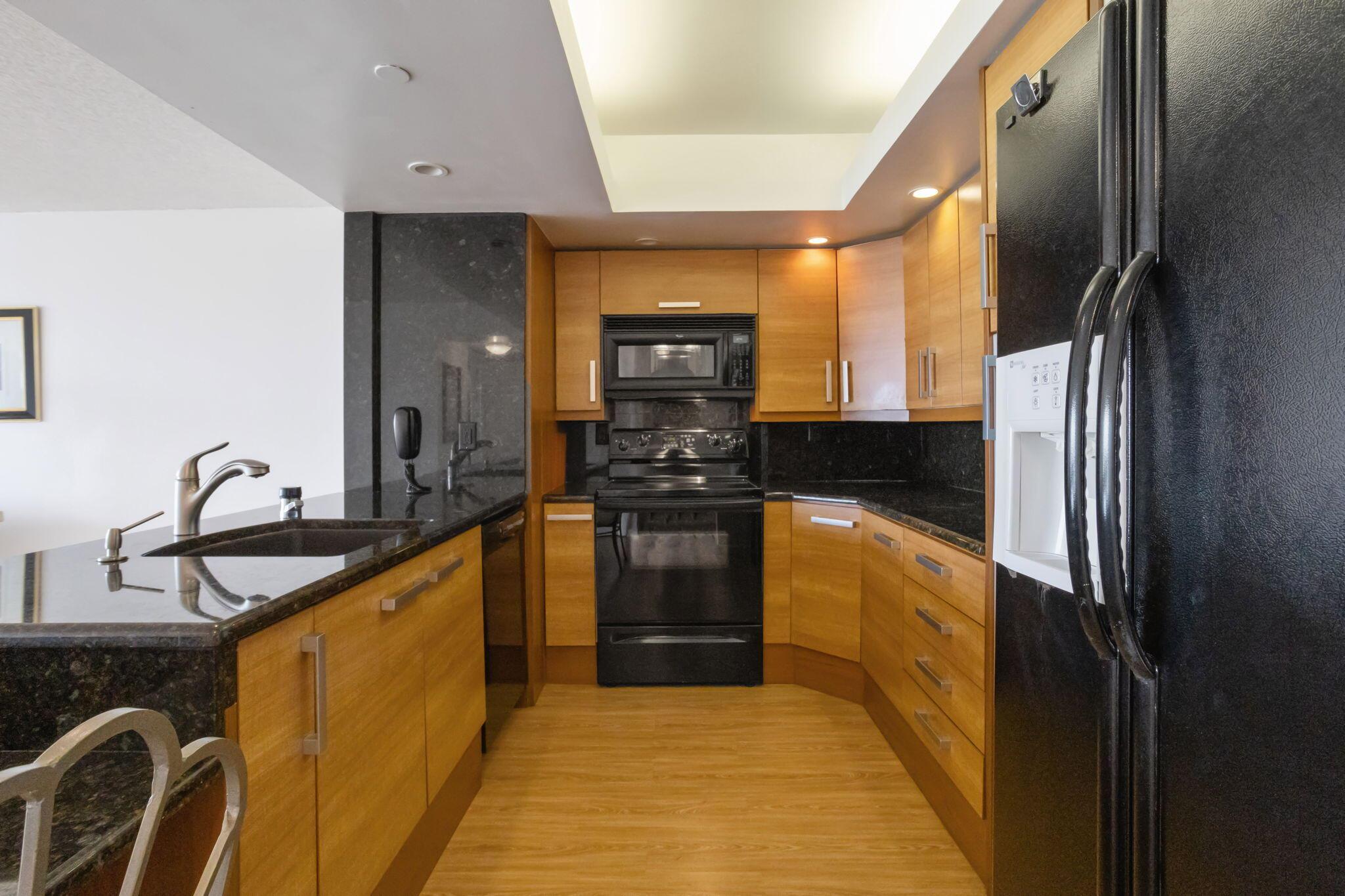 ABERDEEN ARMS CONDO - Residential
