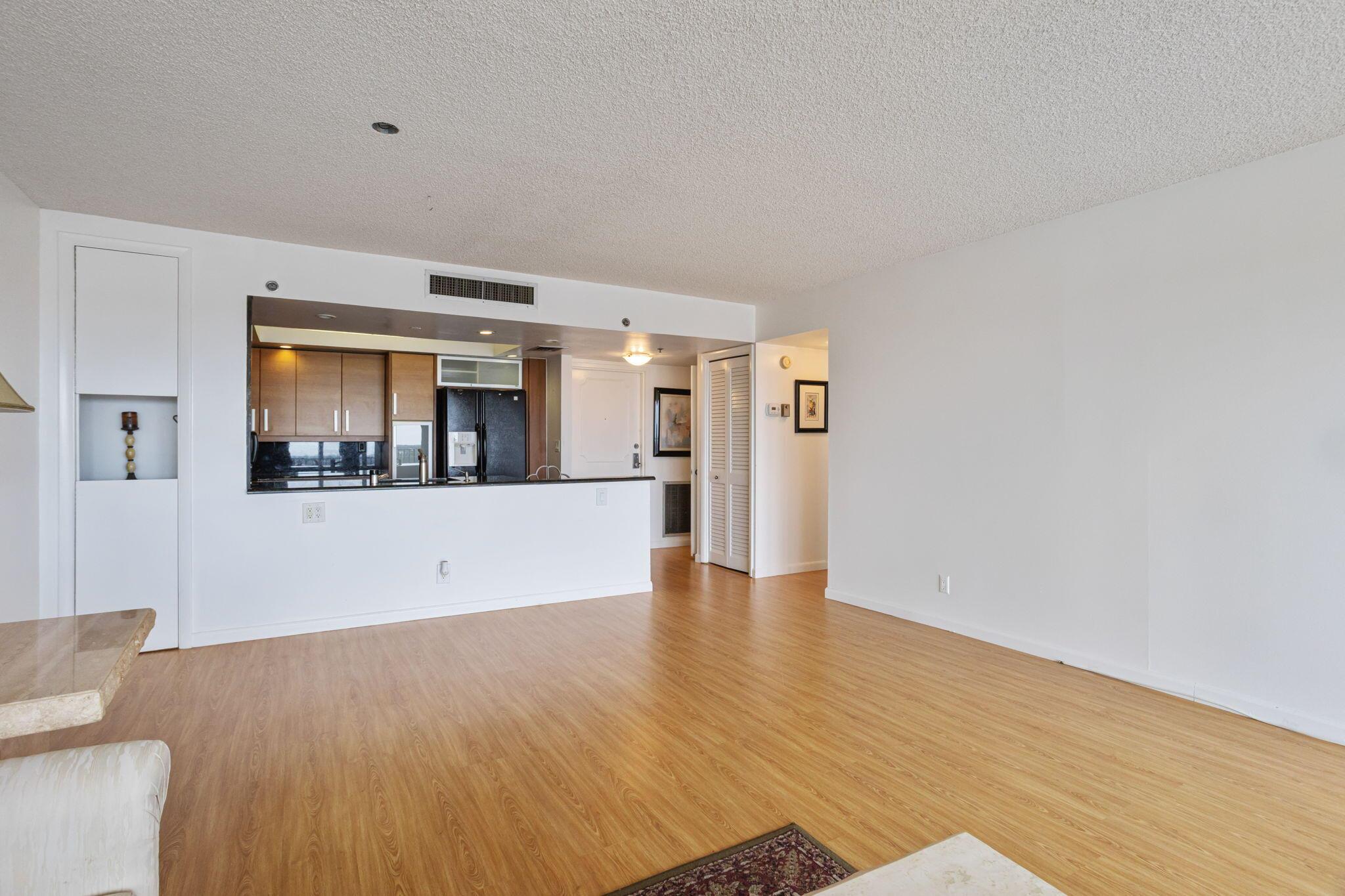 ABERDEEN ARMS CONDO - Residential