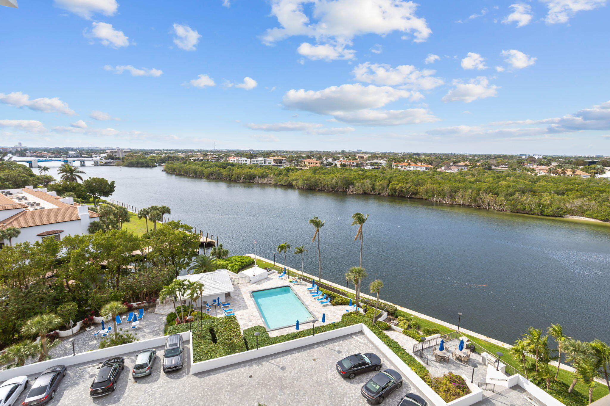 ABERDEEN ARMS CONDO - Residential