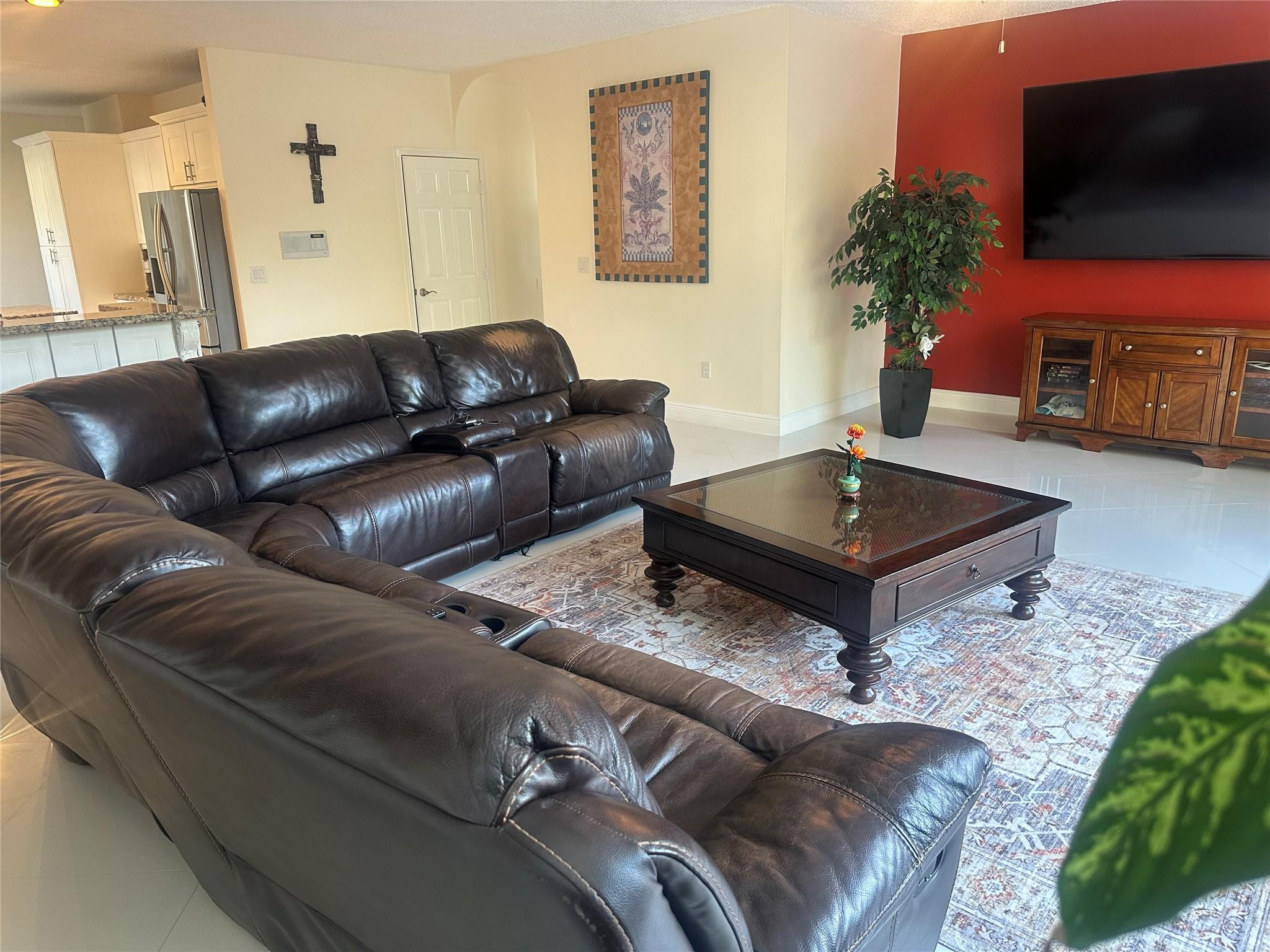 Towngate 156-11 B - Residential