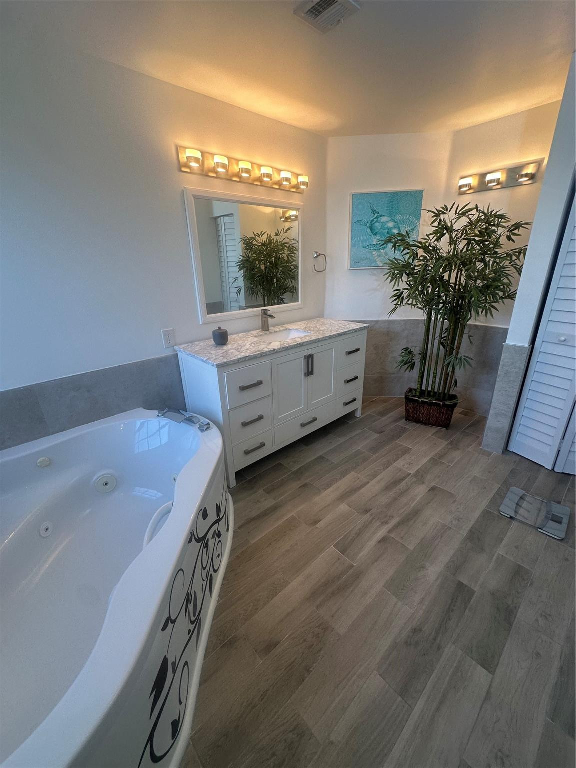 Towngate 156-11 B - Residential