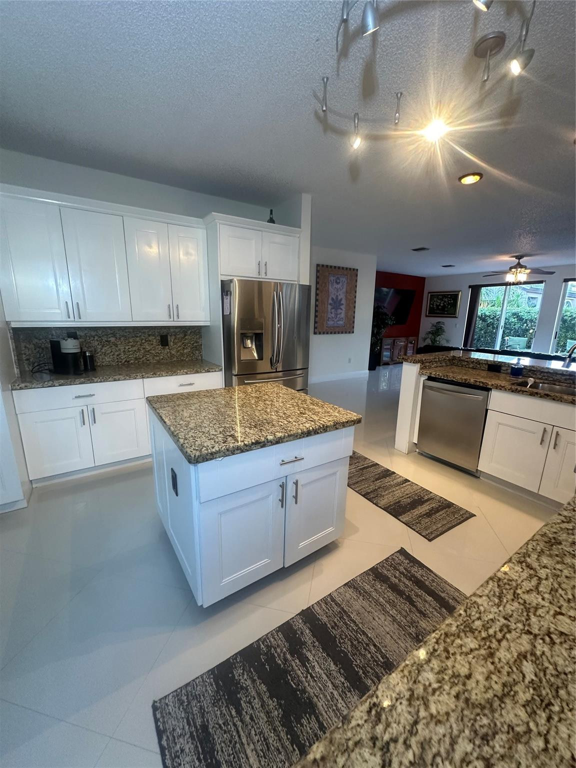 Towngate 156-11 B - Residential