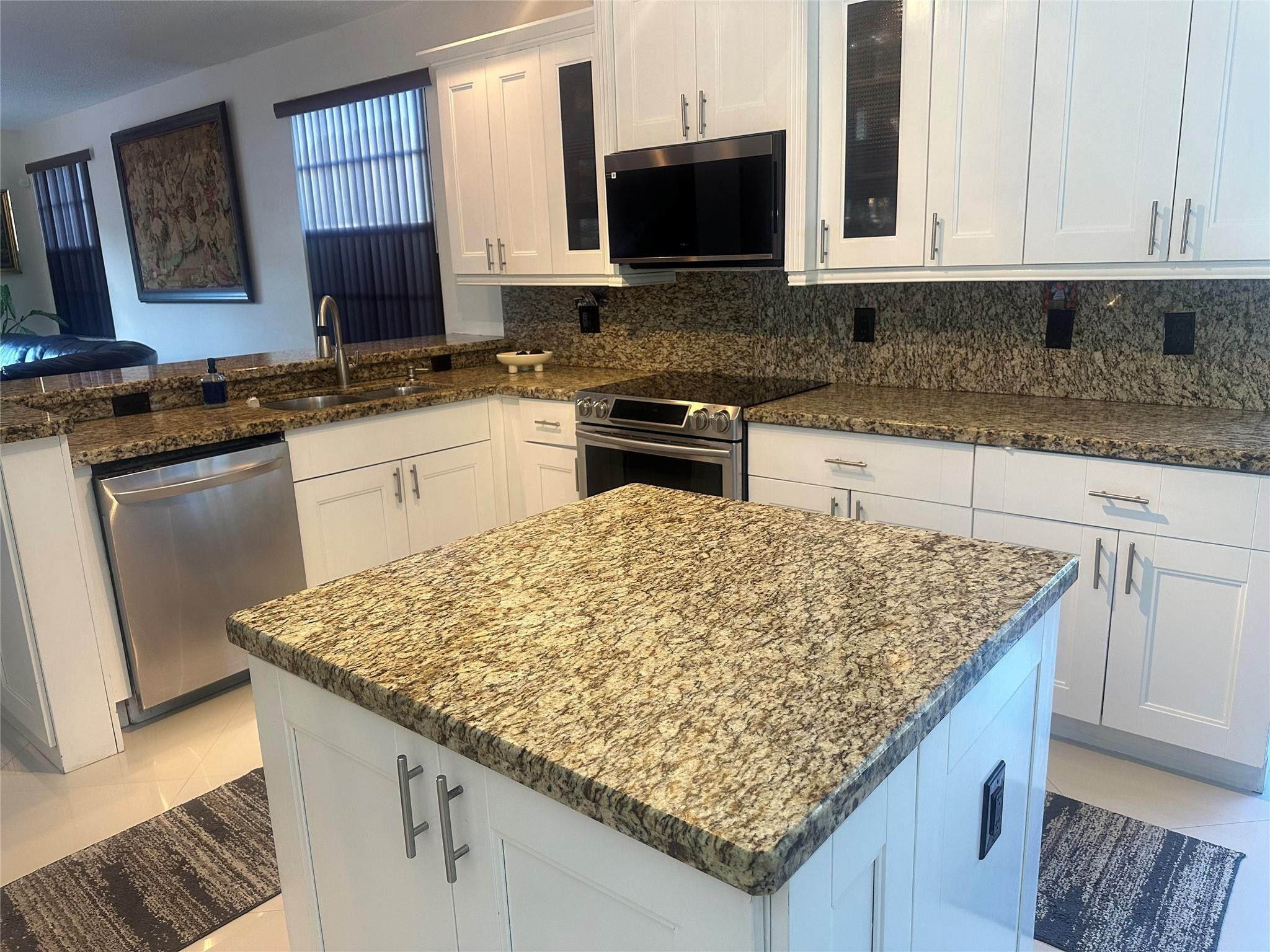 Towngate 156-11 B - Residential