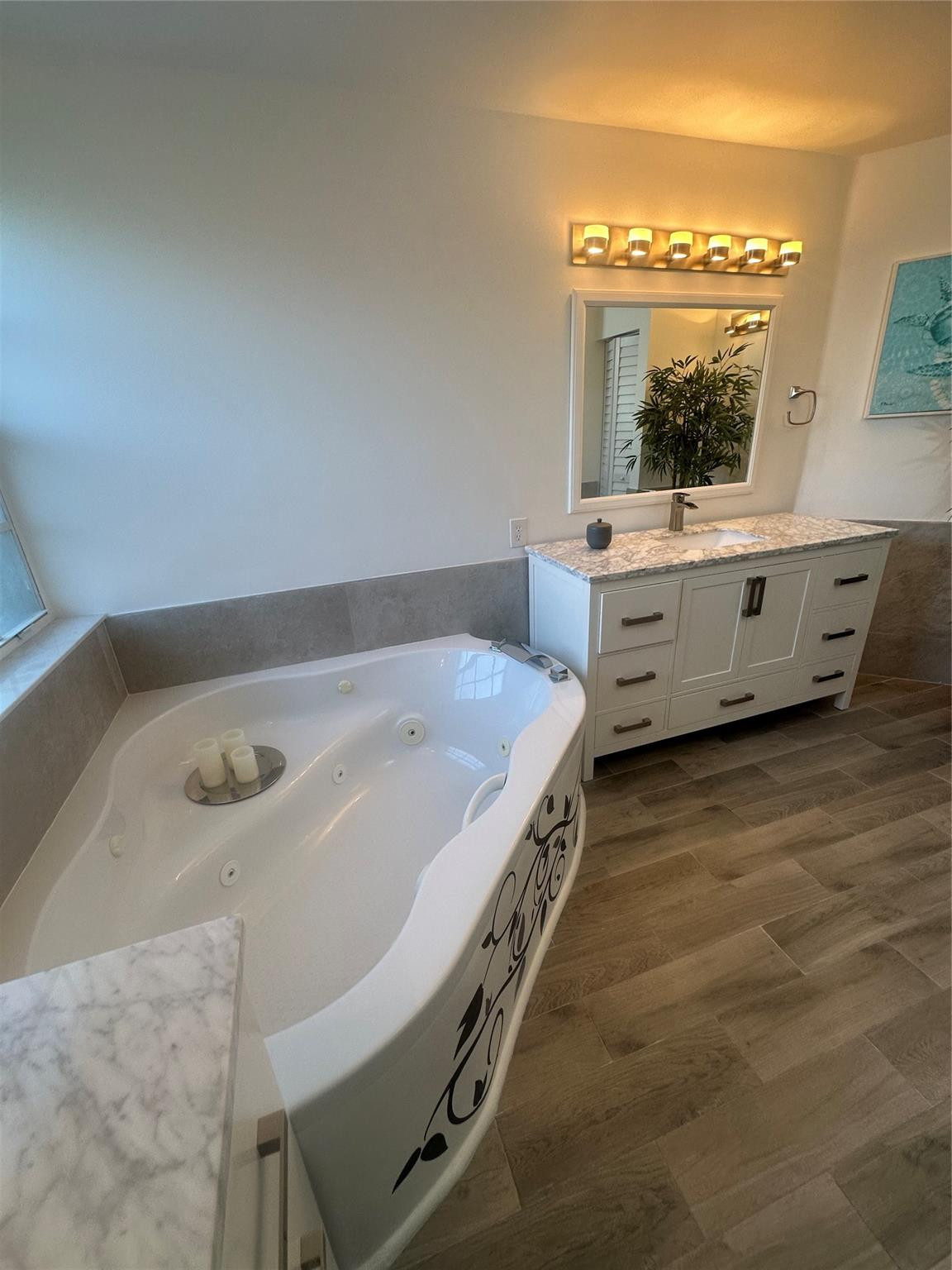 Towngate 156-11 B - Residential