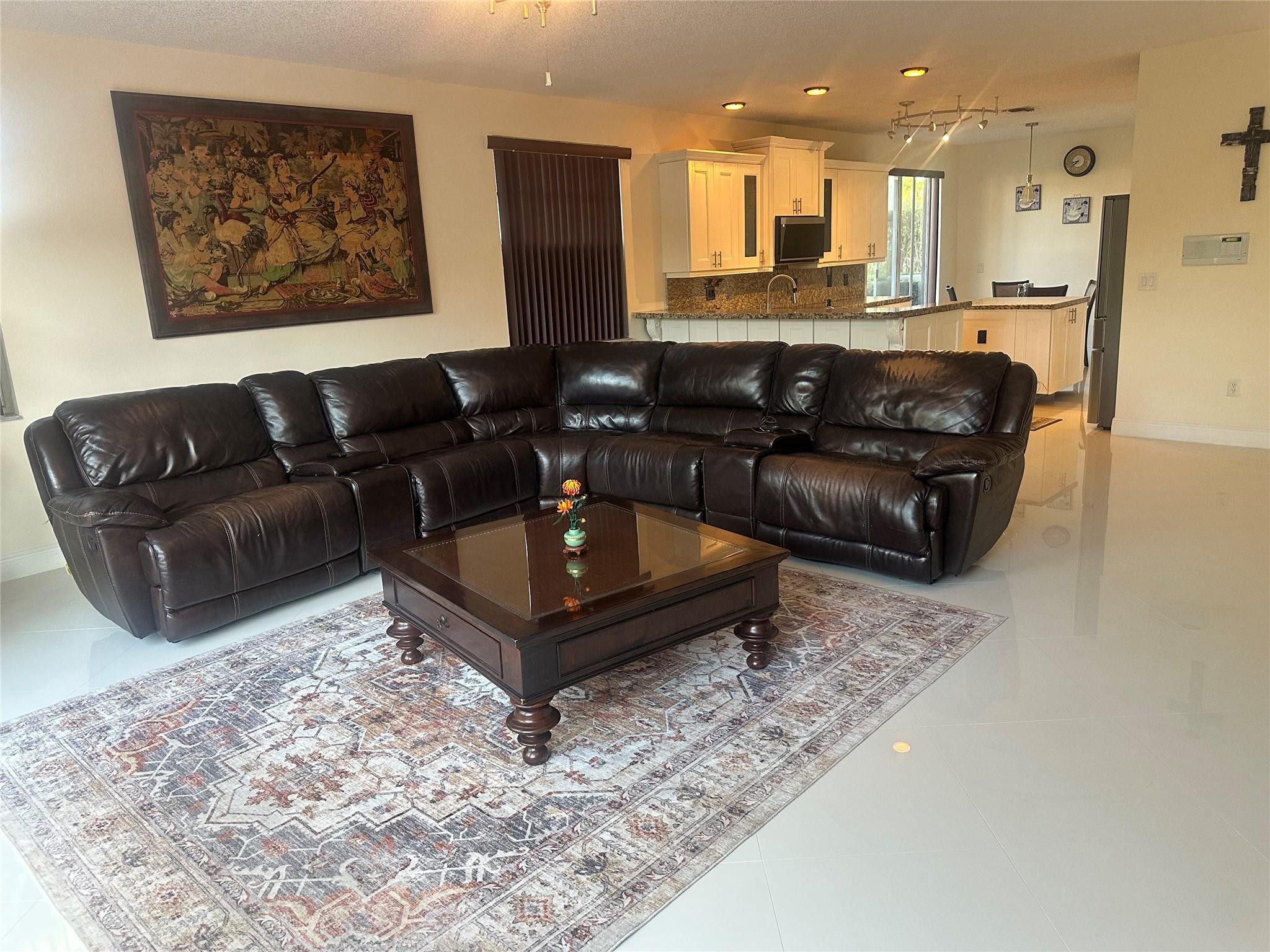 Towngate 156-11 B - Residential