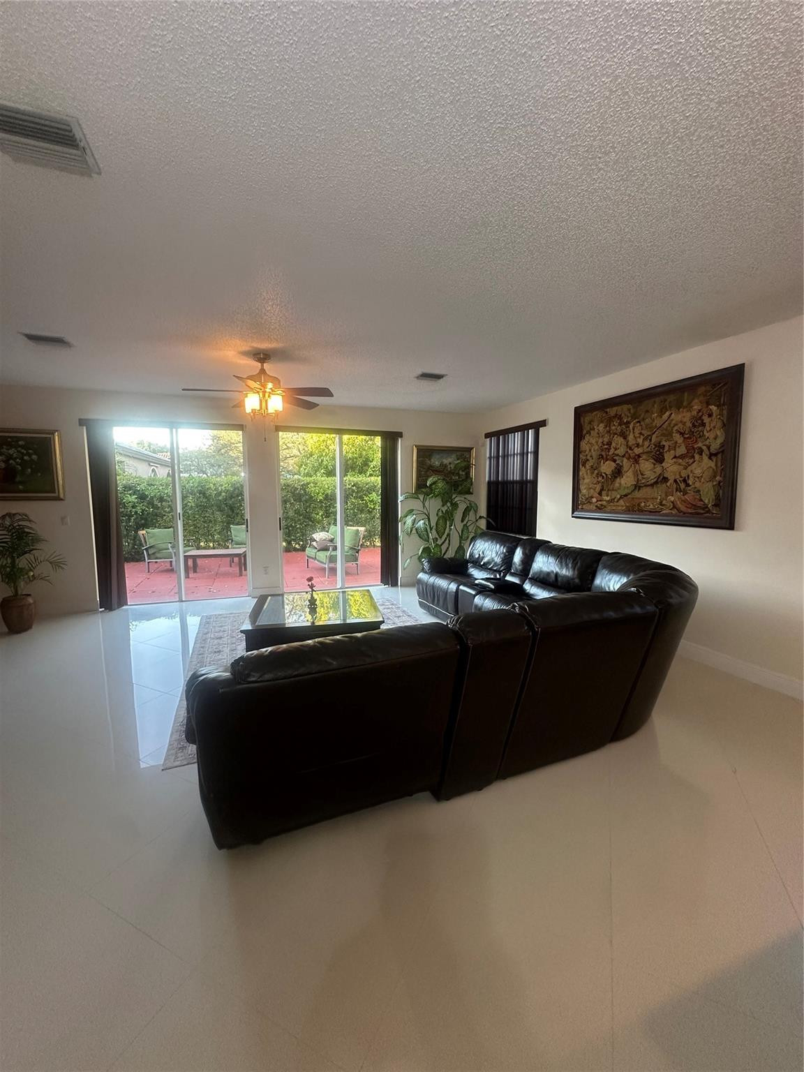 Towngate 156-11 B - Residential