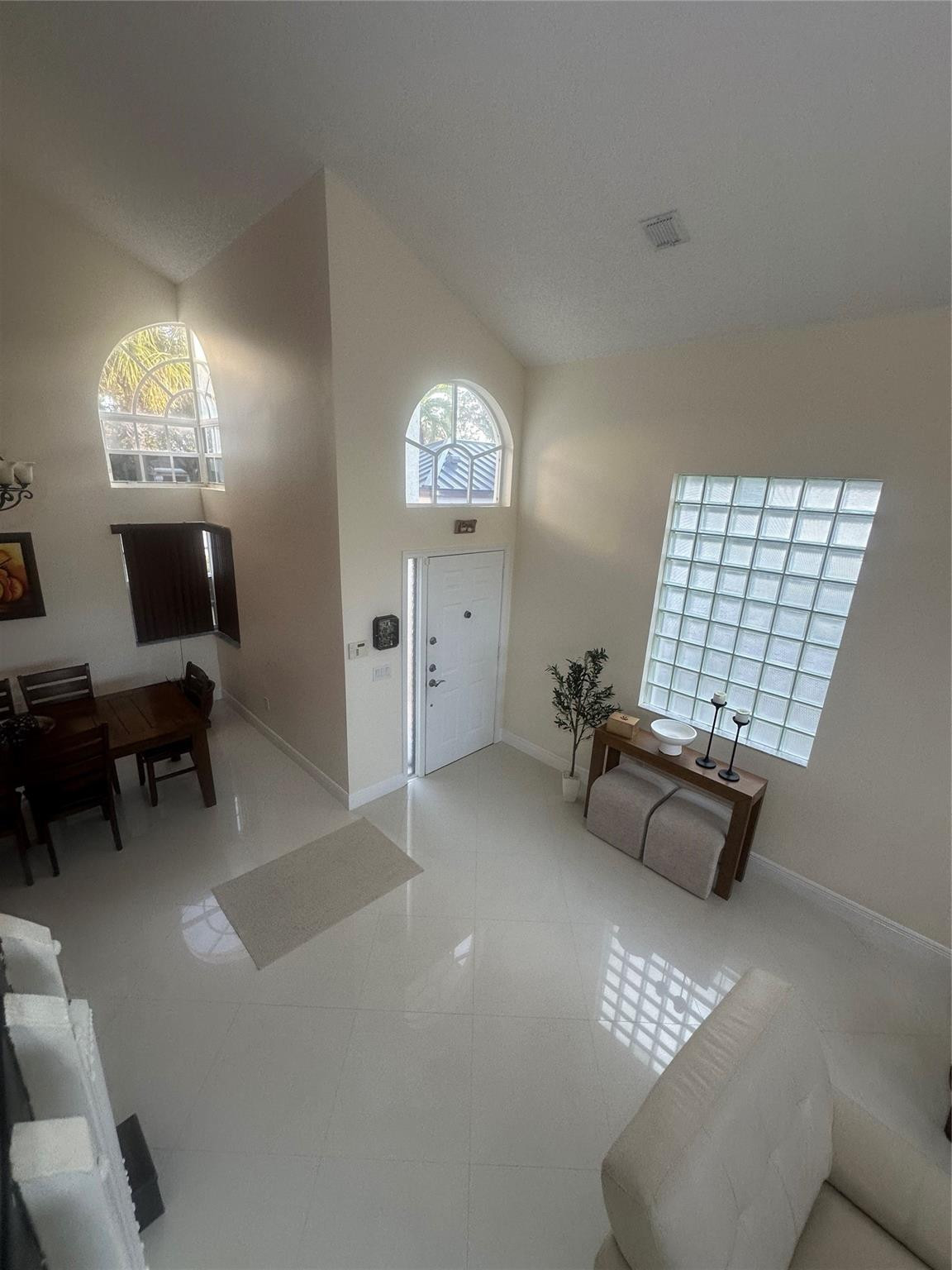 Towngate 156-11 B - Residential