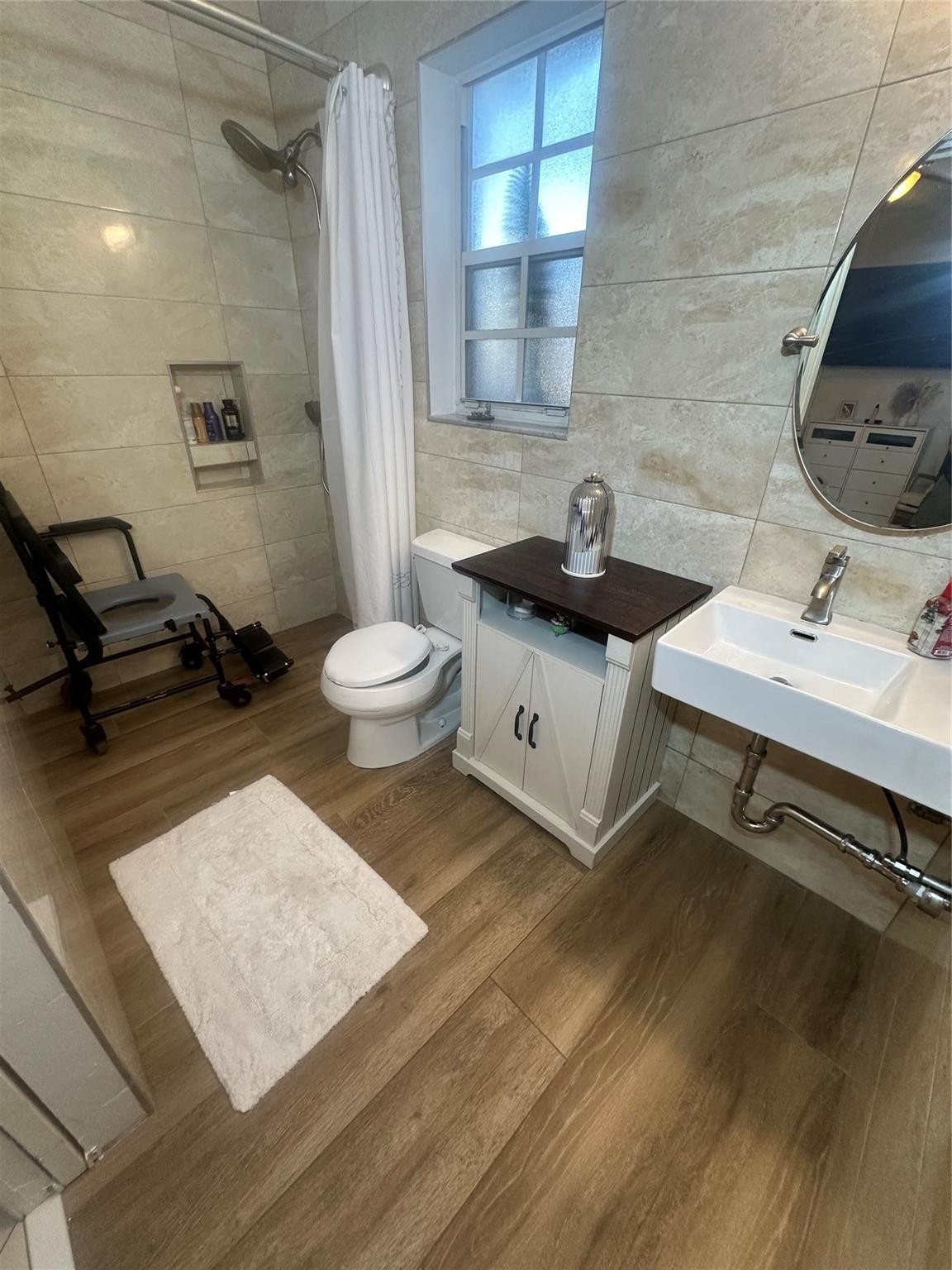 Towngate 156-11 B - Residential