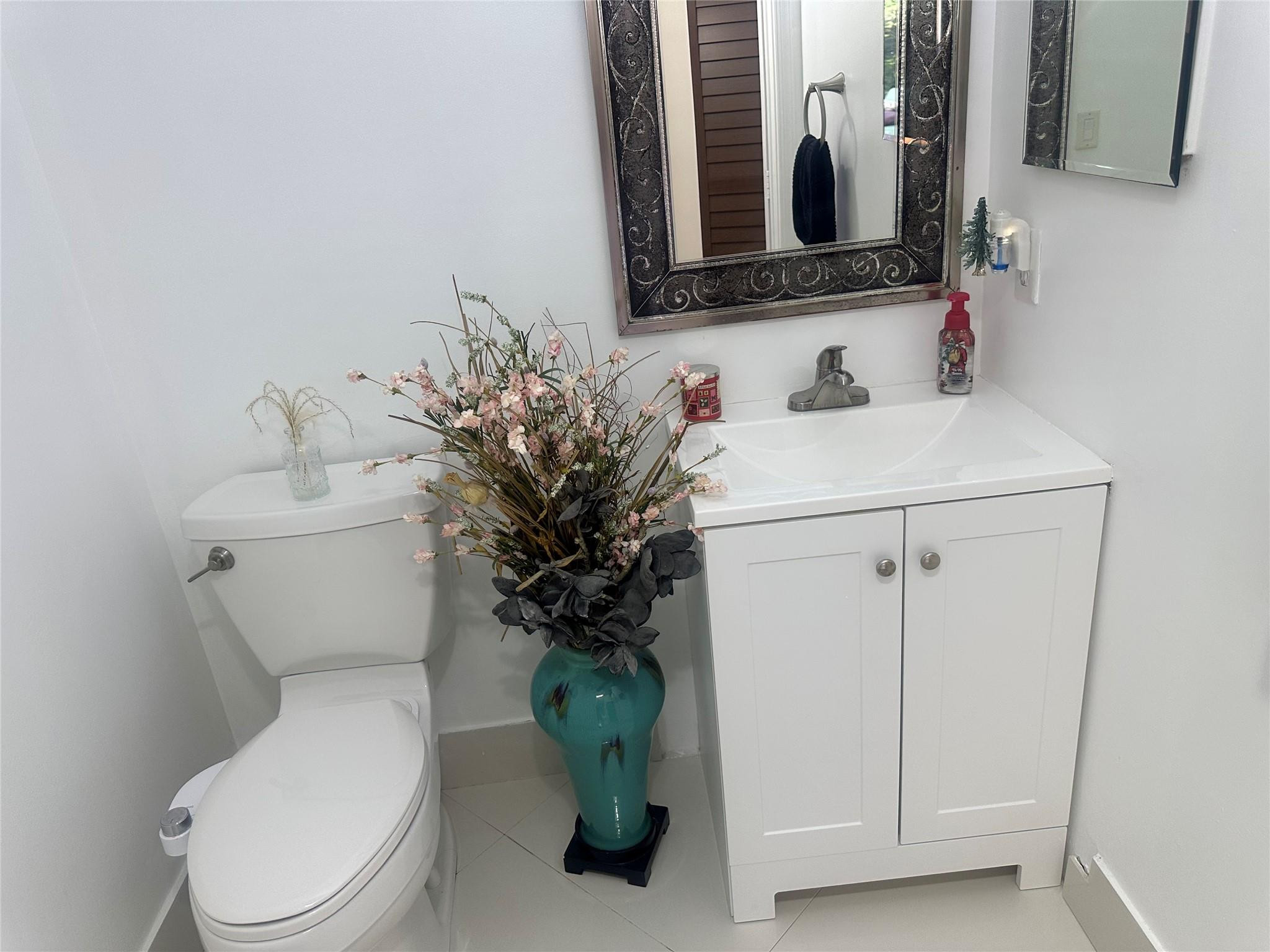 Towngate 156-11 B - Residential