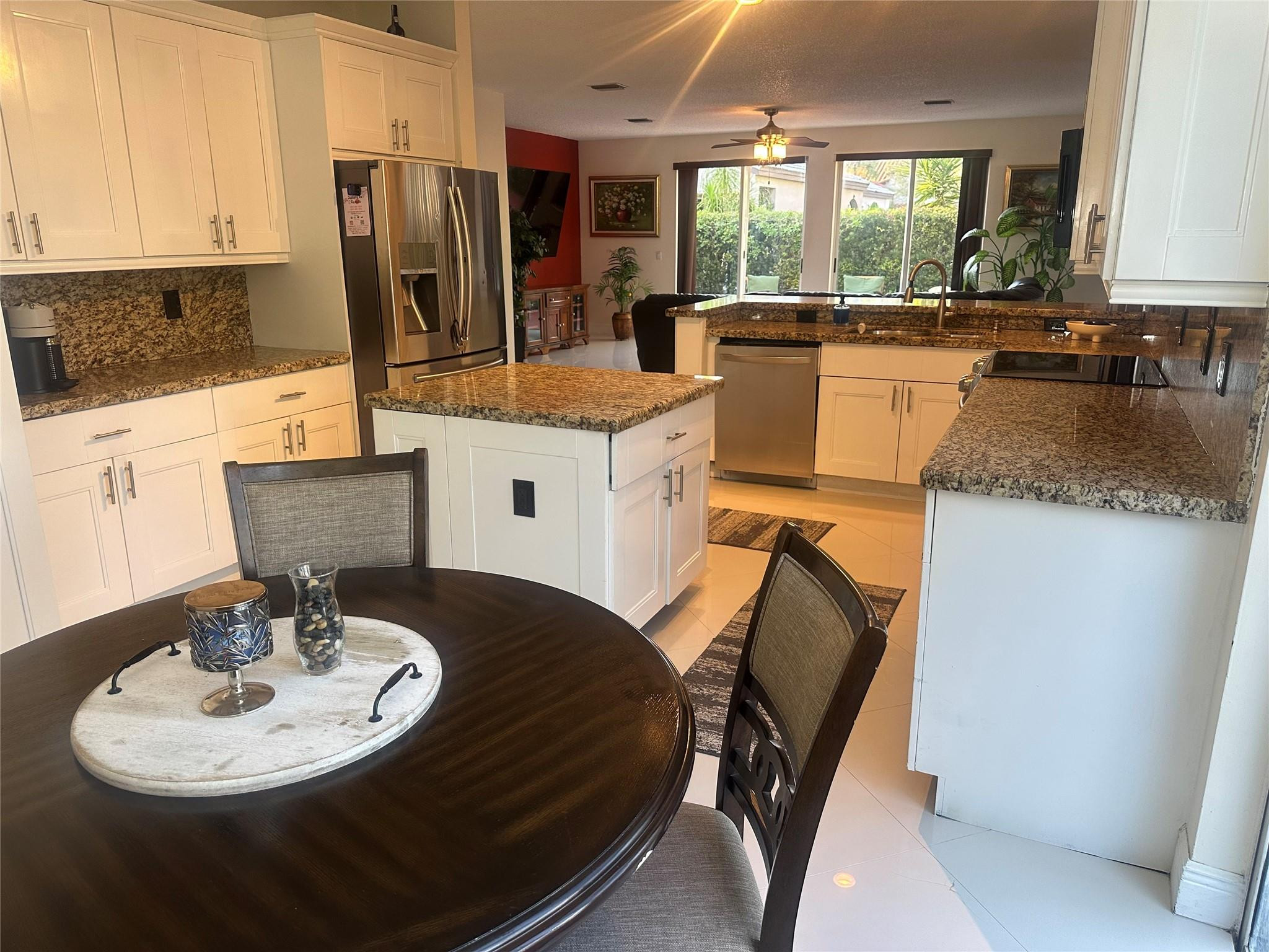 Towngate 156-11 B - Residential