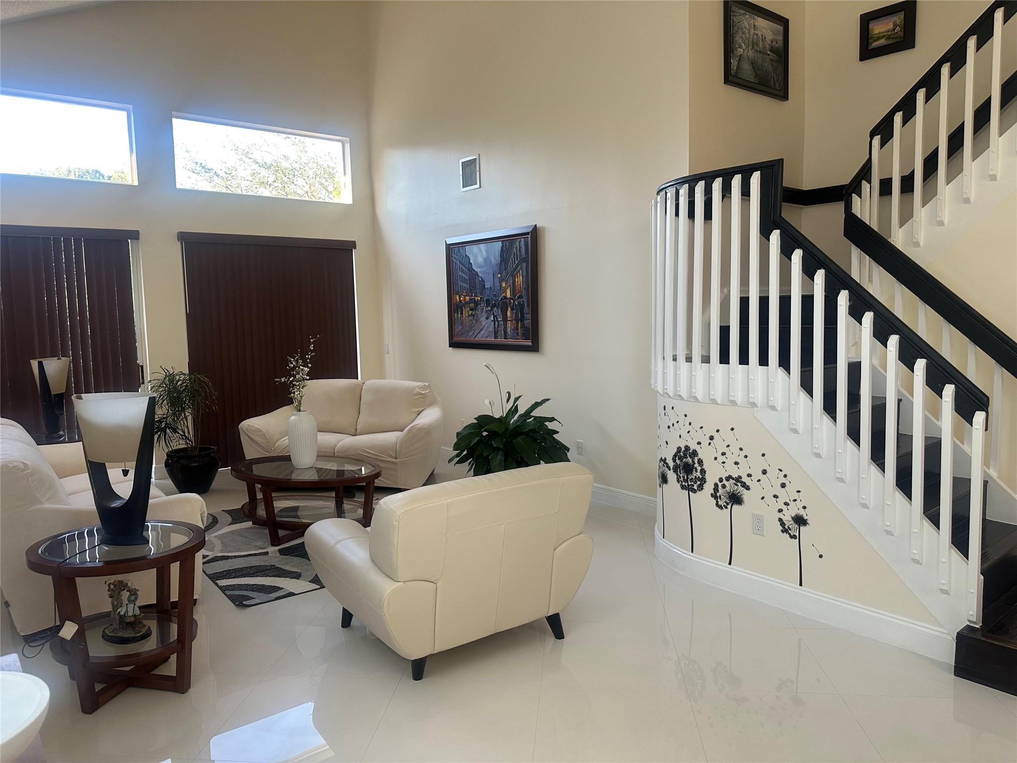 Towngate 156-11 B - Residential