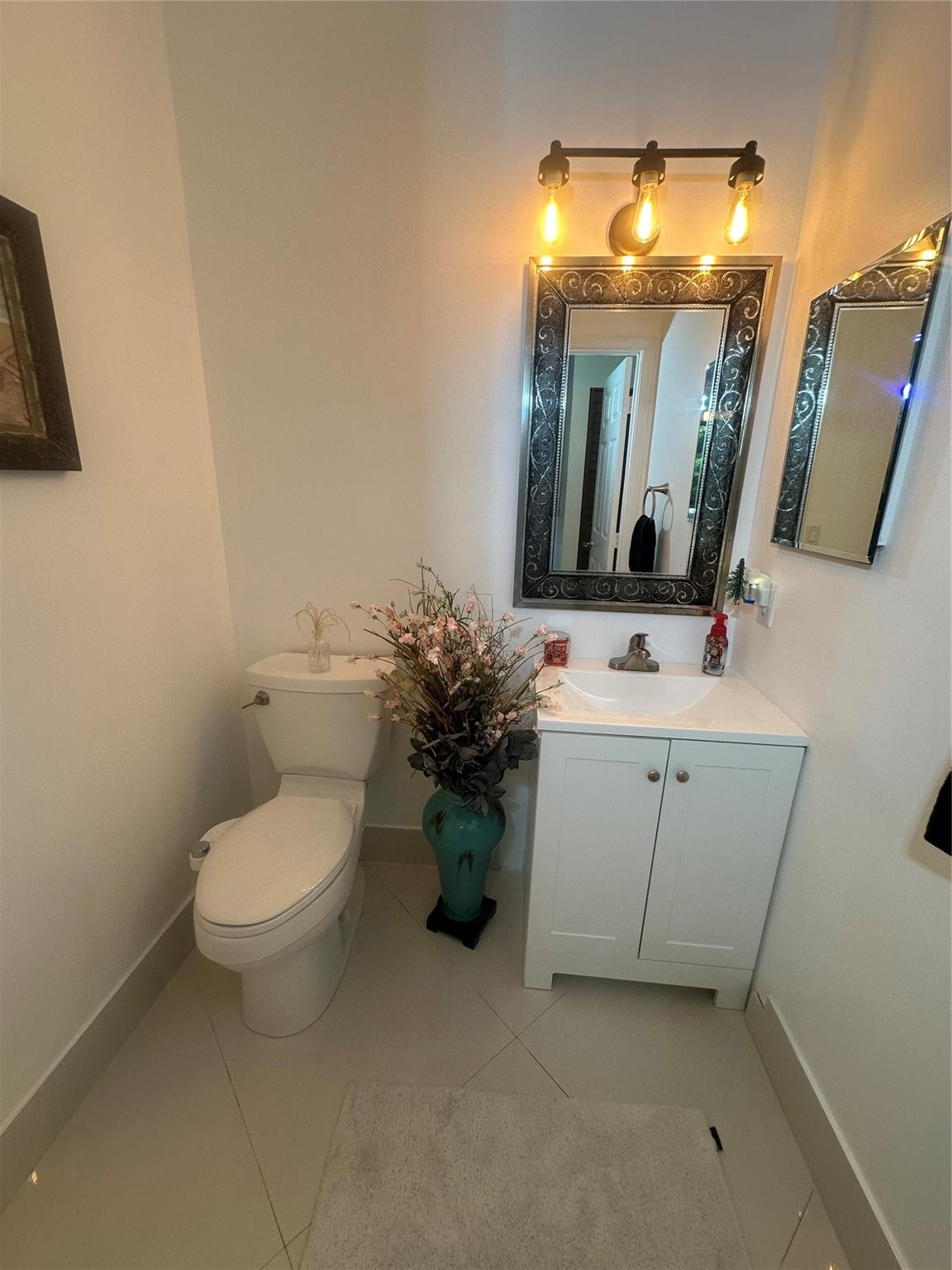 Towngate 156-11 B - Residential