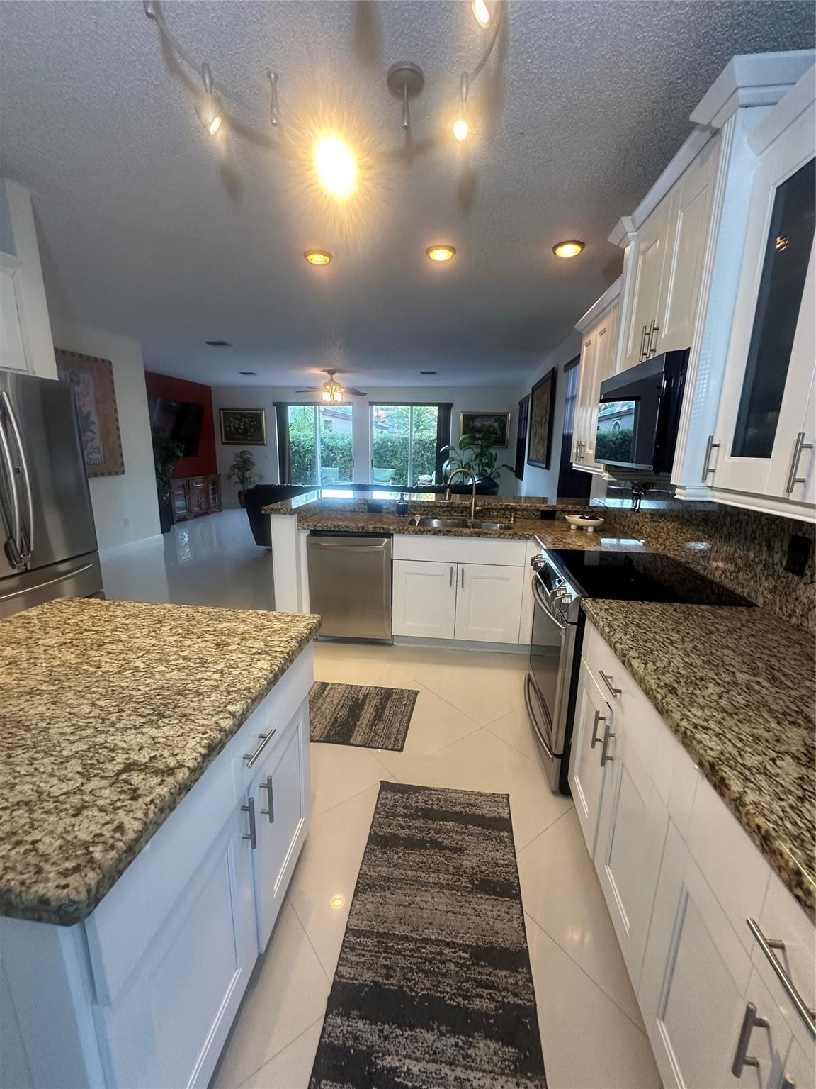 Towngate 156-11 B - Residential