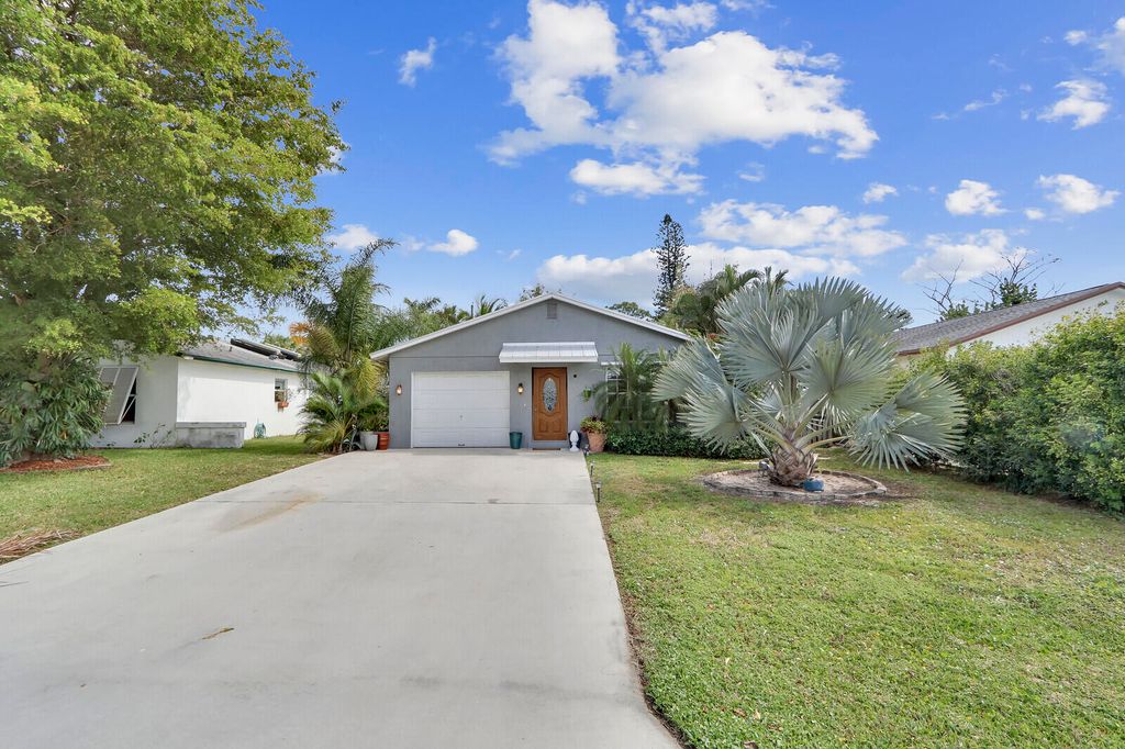 Photo of 503 N Perry Avenue, Jupiter, FL 33458 (MLS # R10960054)