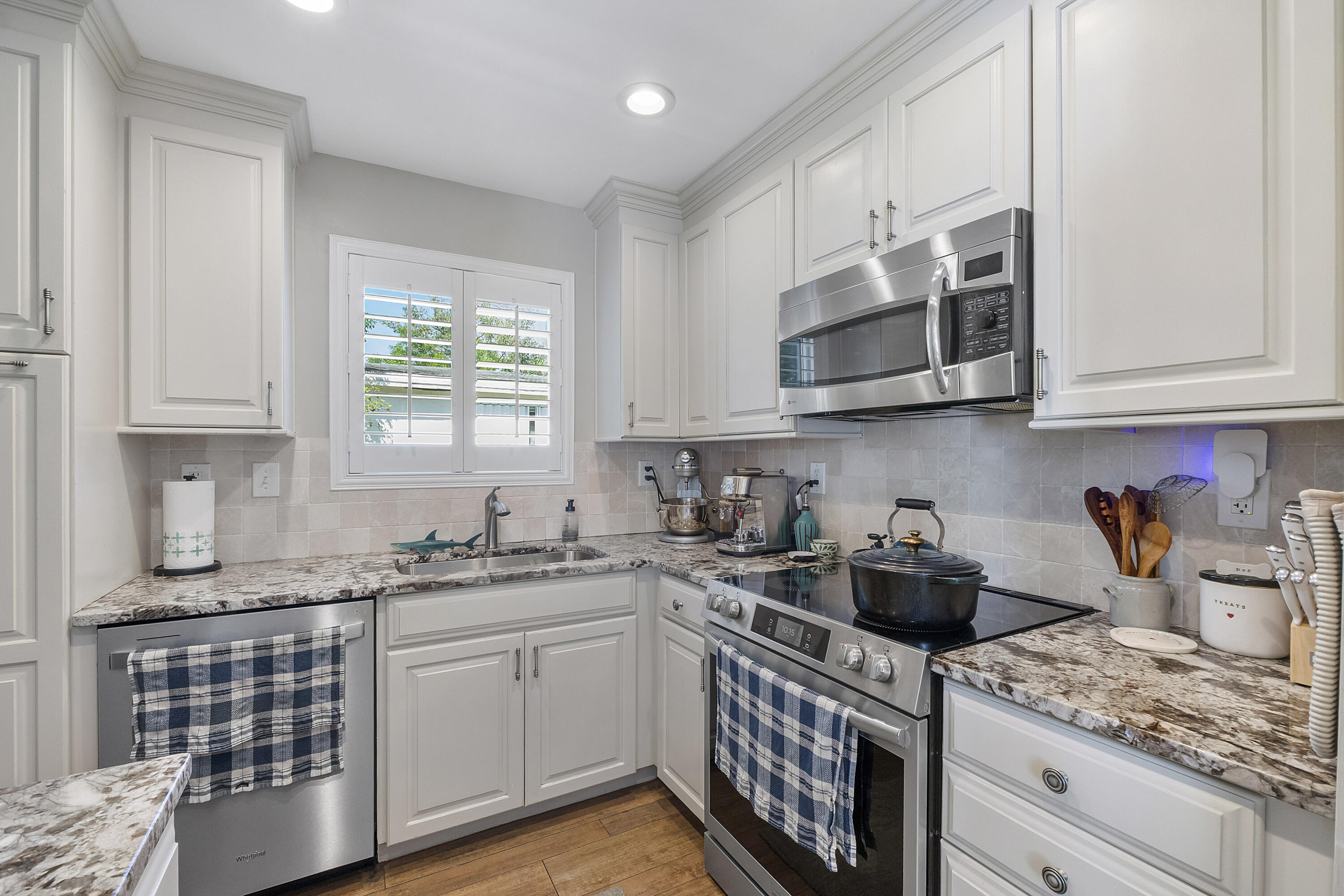 PEARL ESTATES - Residential