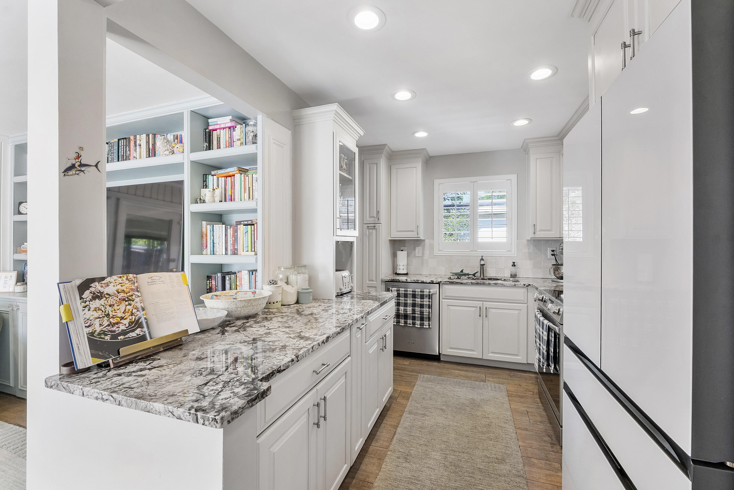 PEARL ESTATES - Residential