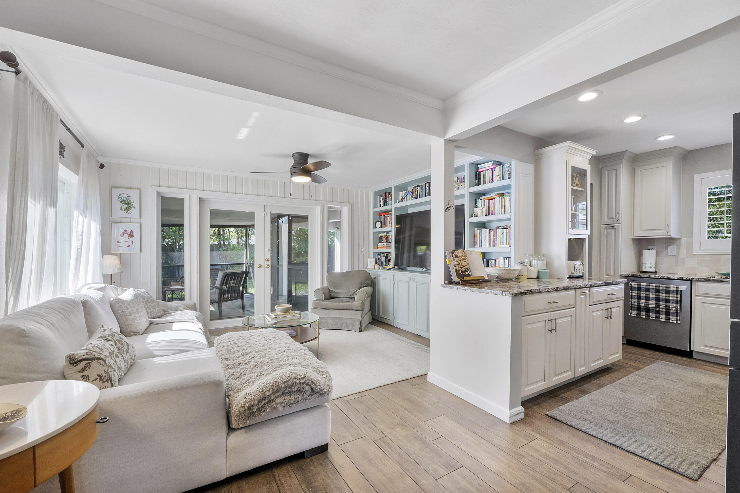 PEARL ESTATES - Residential