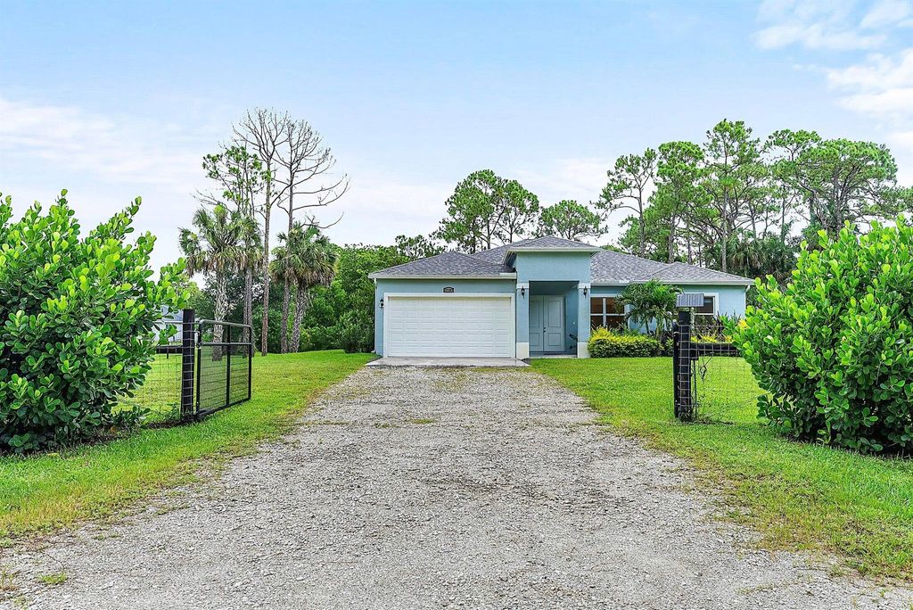 Photo of 17107 92nd Lane N, Loxahatchee, FL 33470 (MLS # R11115729)