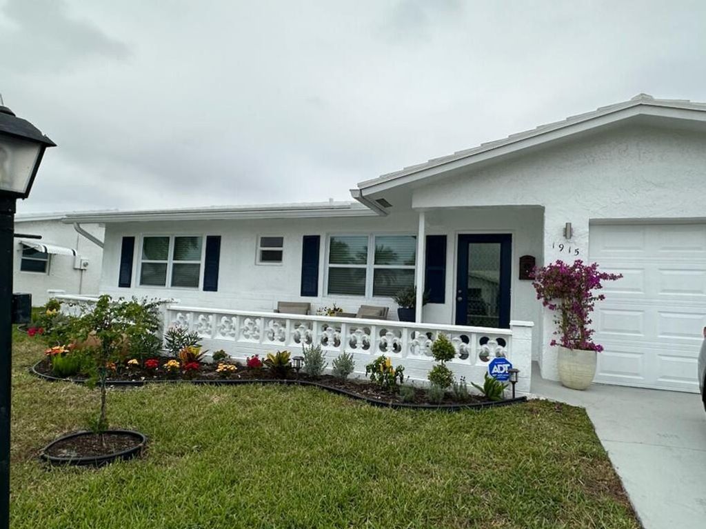 Photo of 1915 SW 17th Avenue SW, Boynton Beach, FL 33426 (MLS # R11067709)