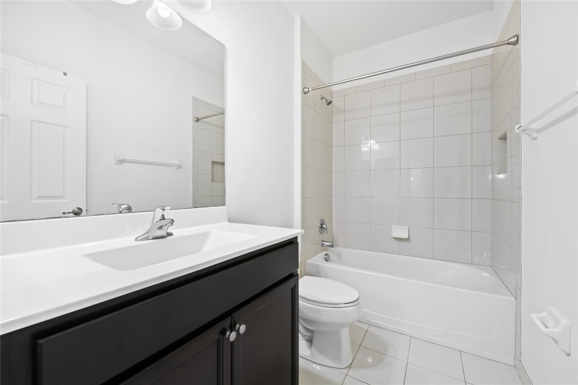 Simonton Court 176-49 B - Residential Lease