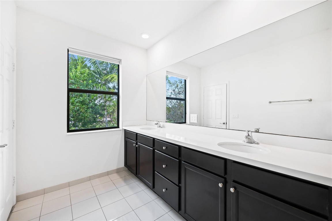 Simonton Court 176-49 B - Residential Lease