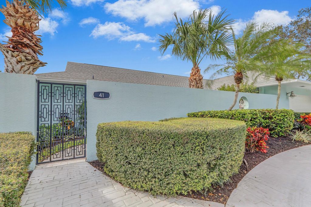 Photo of 41 Golfview Drive, Tequesta, FL 33469 (MLS # R10942400)