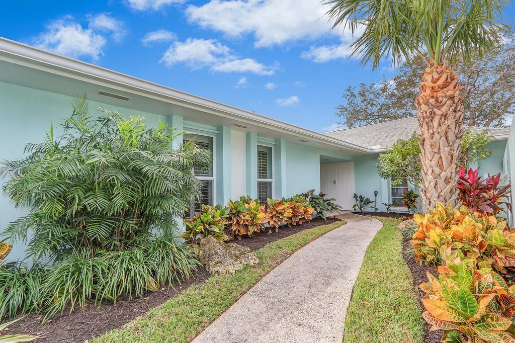 Photo of 41 Golfview Drive, Tequesta, FL 33469 (MLS # R10942400)