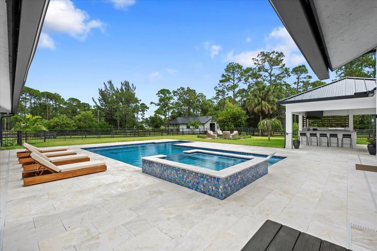 CALOOSA - Residential Lease