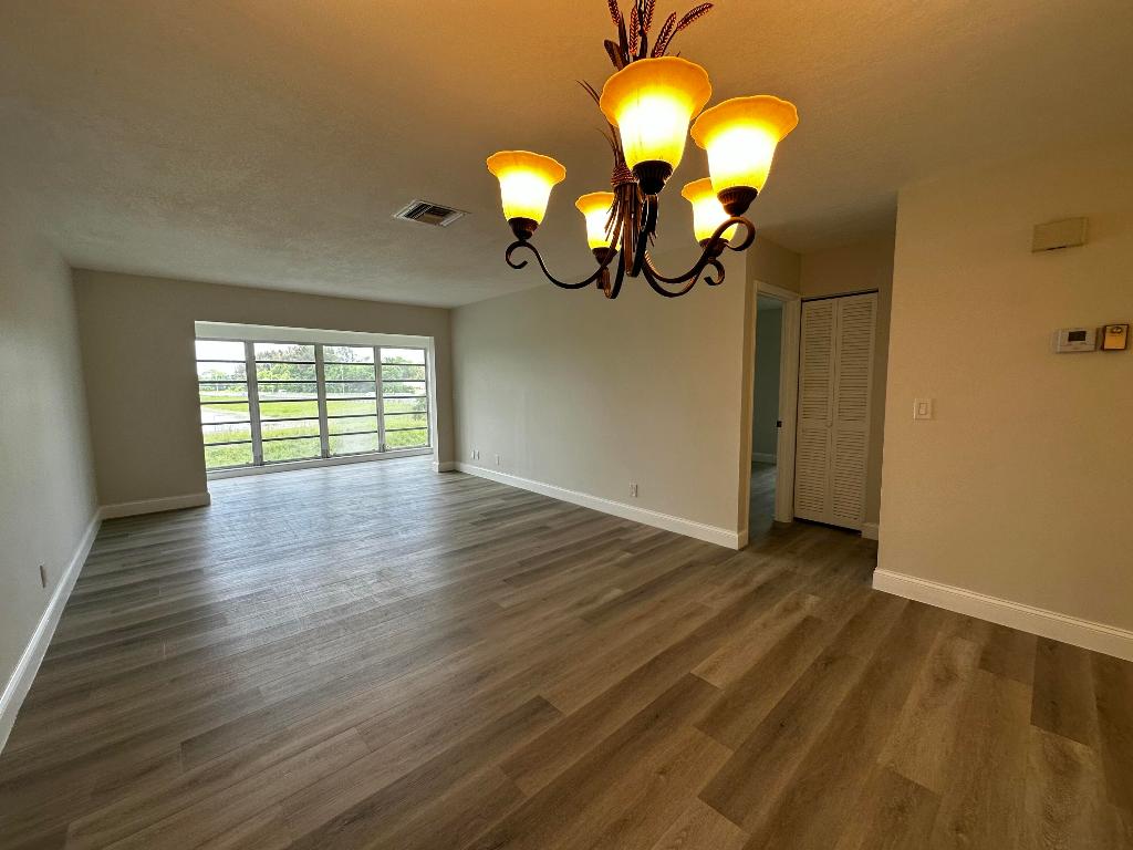 PALM GREENS AT VILLA DEL RAY CONDO II - Residential Lease