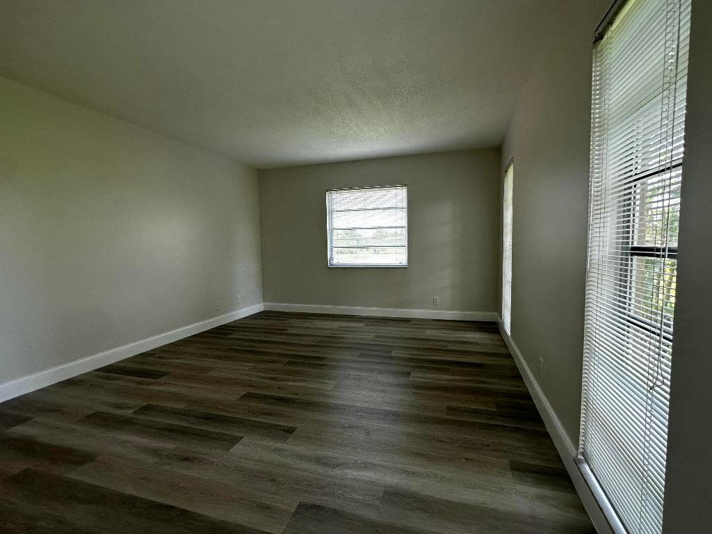 PALM GREENS AT VILLA DEL RAY CONDO II - Residential Lease